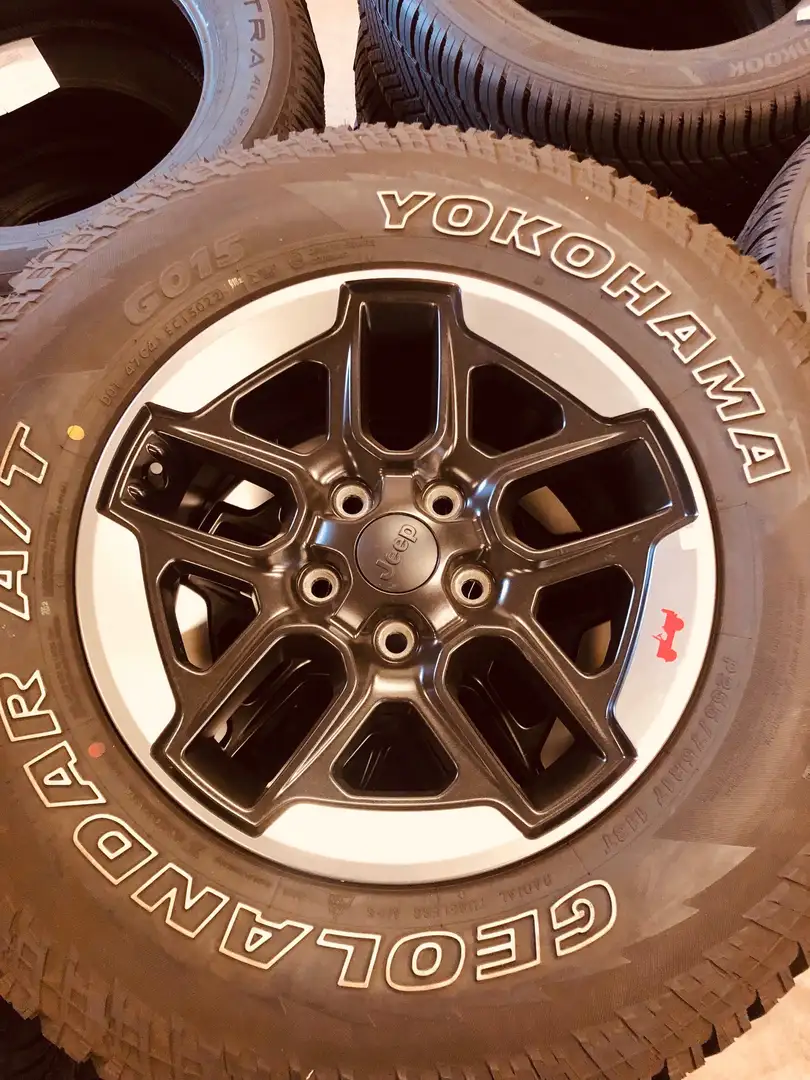 Jeep Wrangler Hard-Top 2.8 CRD Automatik Sahara Grau - 2