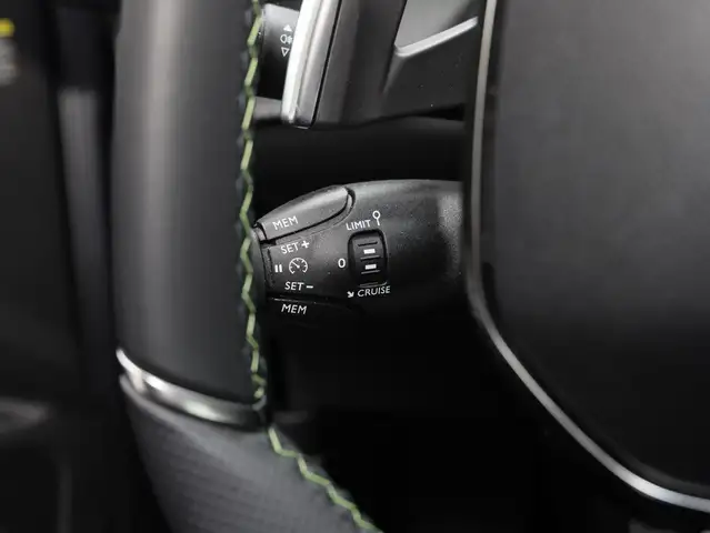 Peugeot 2008 view 8