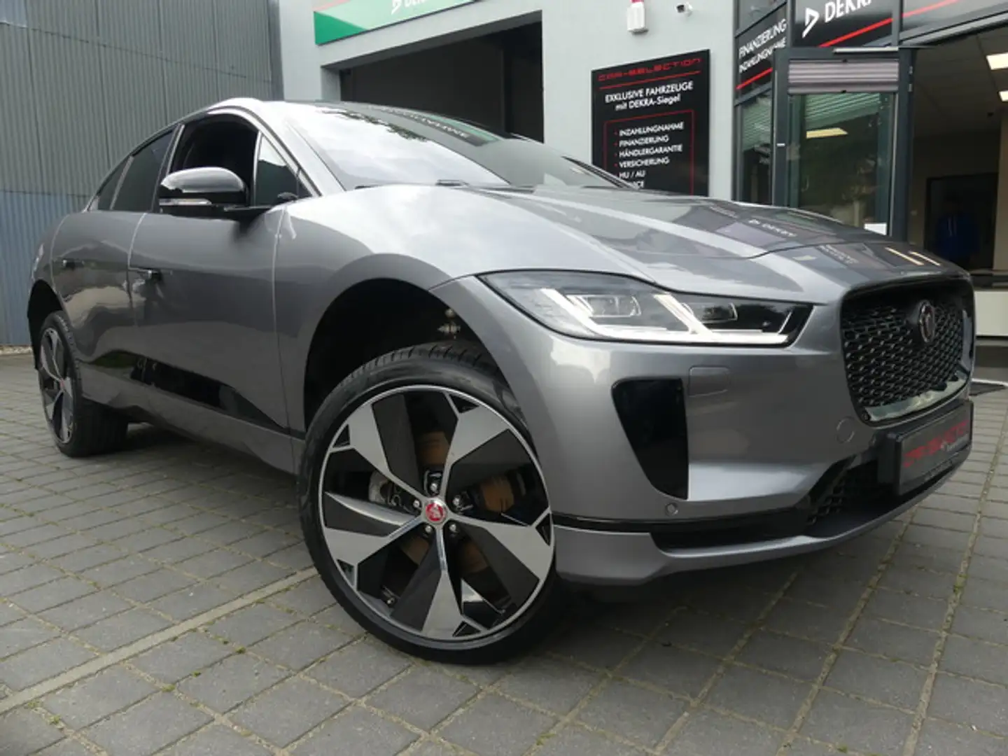 Jaguar I-Pace EV400 S Black Pack ACC/PANO/NAVI-PRO/22" Grey - 1