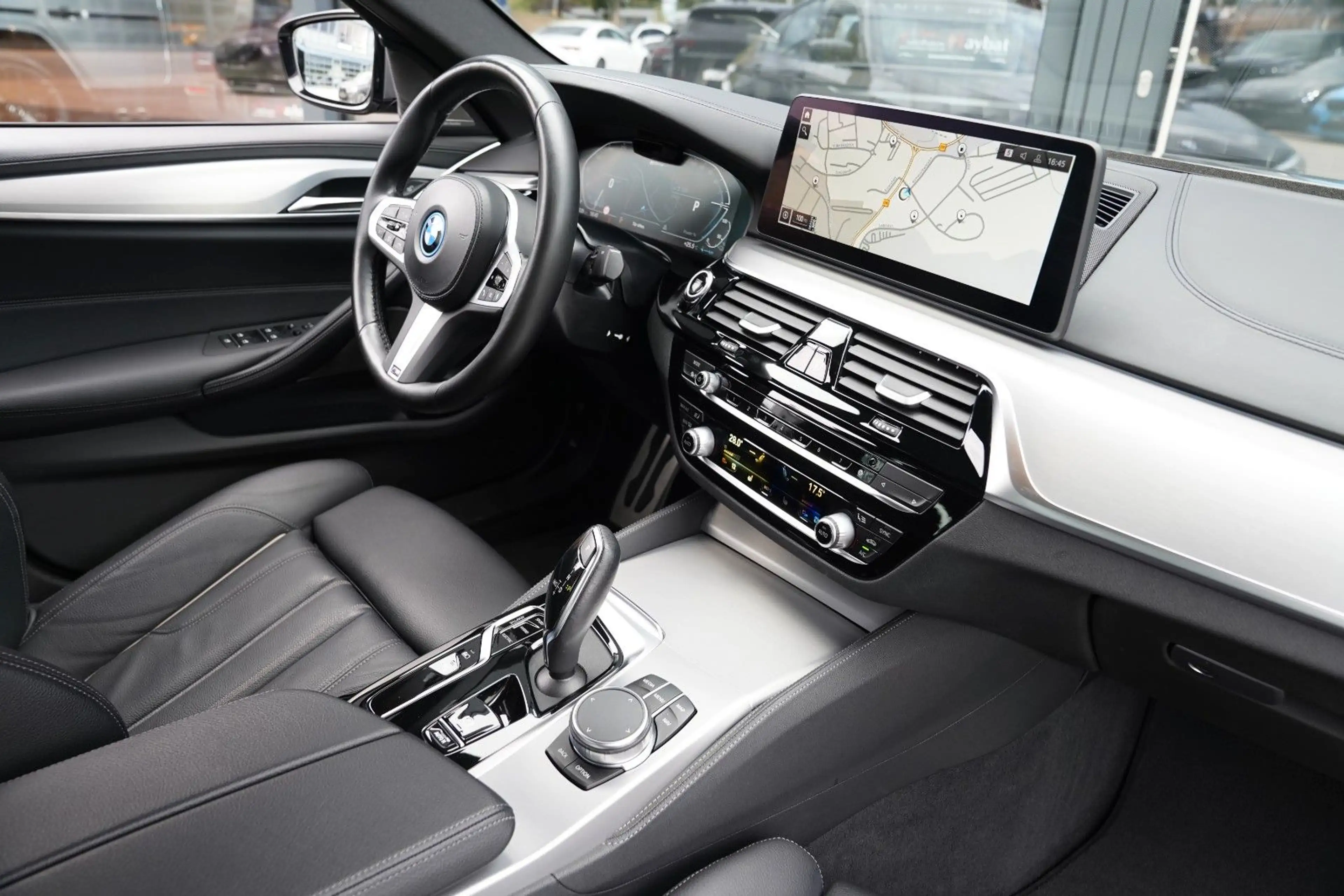 BMW 545 e xDr M Sport LCProf-LED-ACC-RFK-H&K-ad.Fwk — photo 12