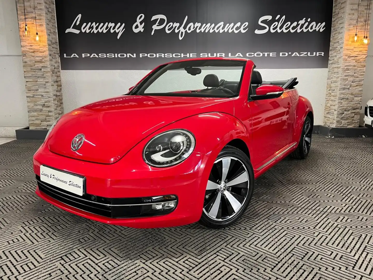 Volkswagen Coccinelle Cabriolet TSI 105ch DSG 7 VINTAGE - 1°main - 57000 Rojo - 1