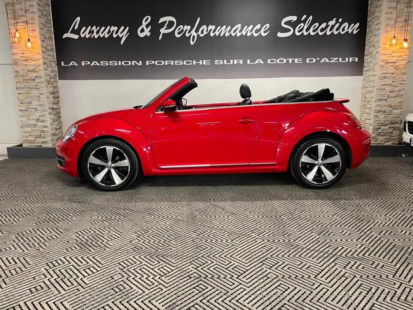 Volkswagen Coccinelle Cabriolet TSI 105ch DSG 7 VINTAGE Rouge - 2
