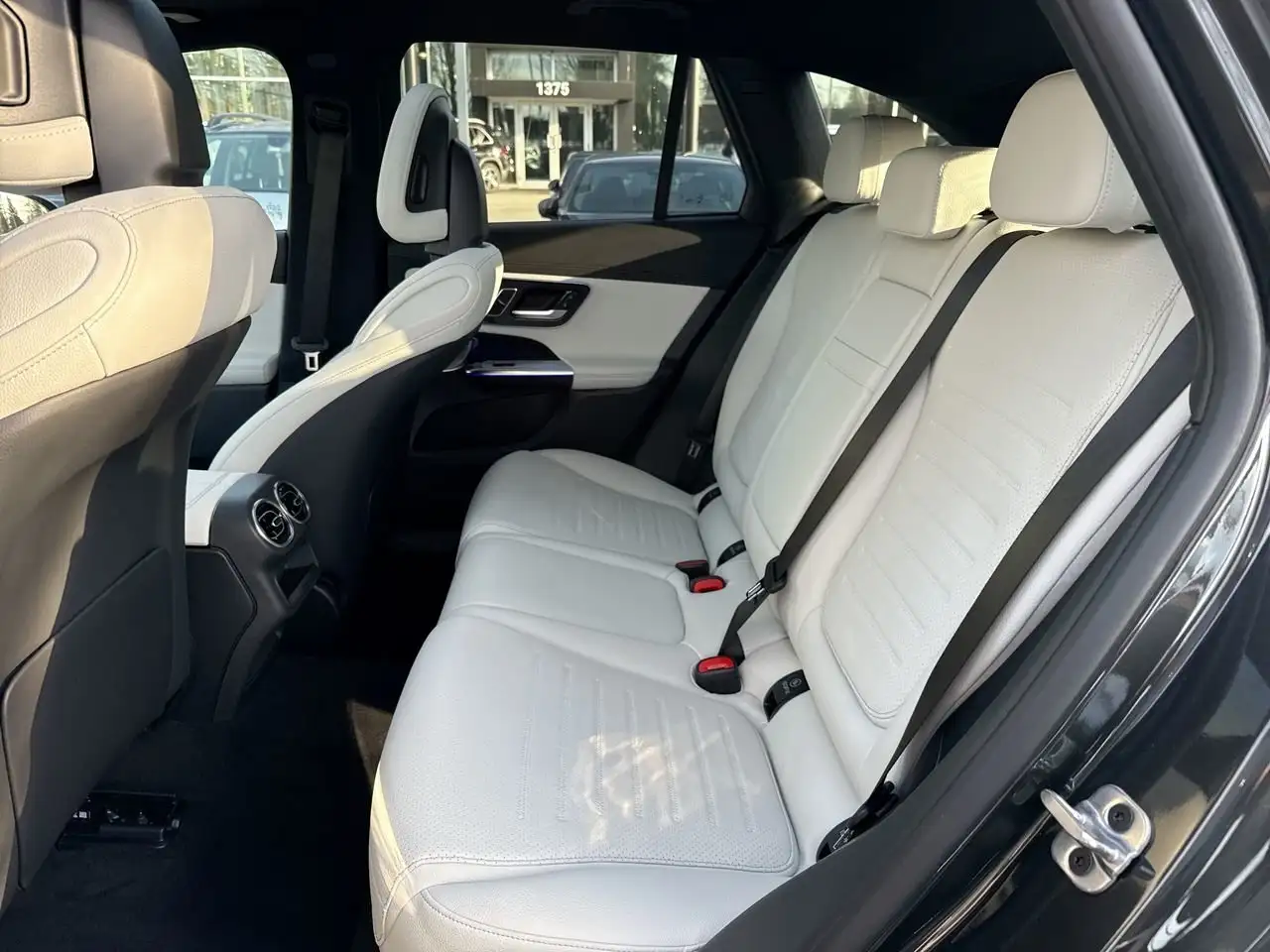 Mercedes-Benz GLC снимка Mercedes-Benz GLC