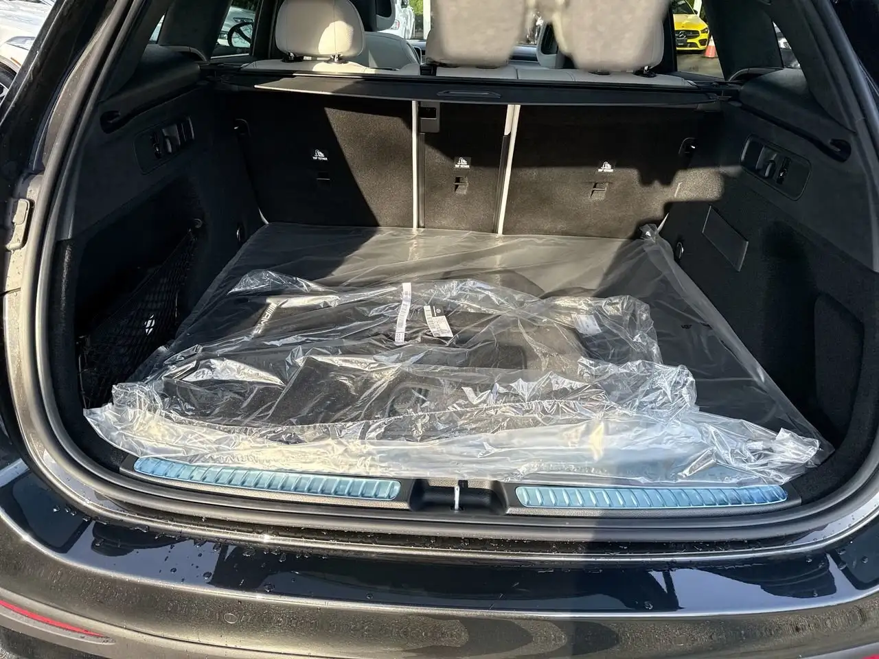 Mercedes-Benz GLC снимка Mercedes-Benz GLC