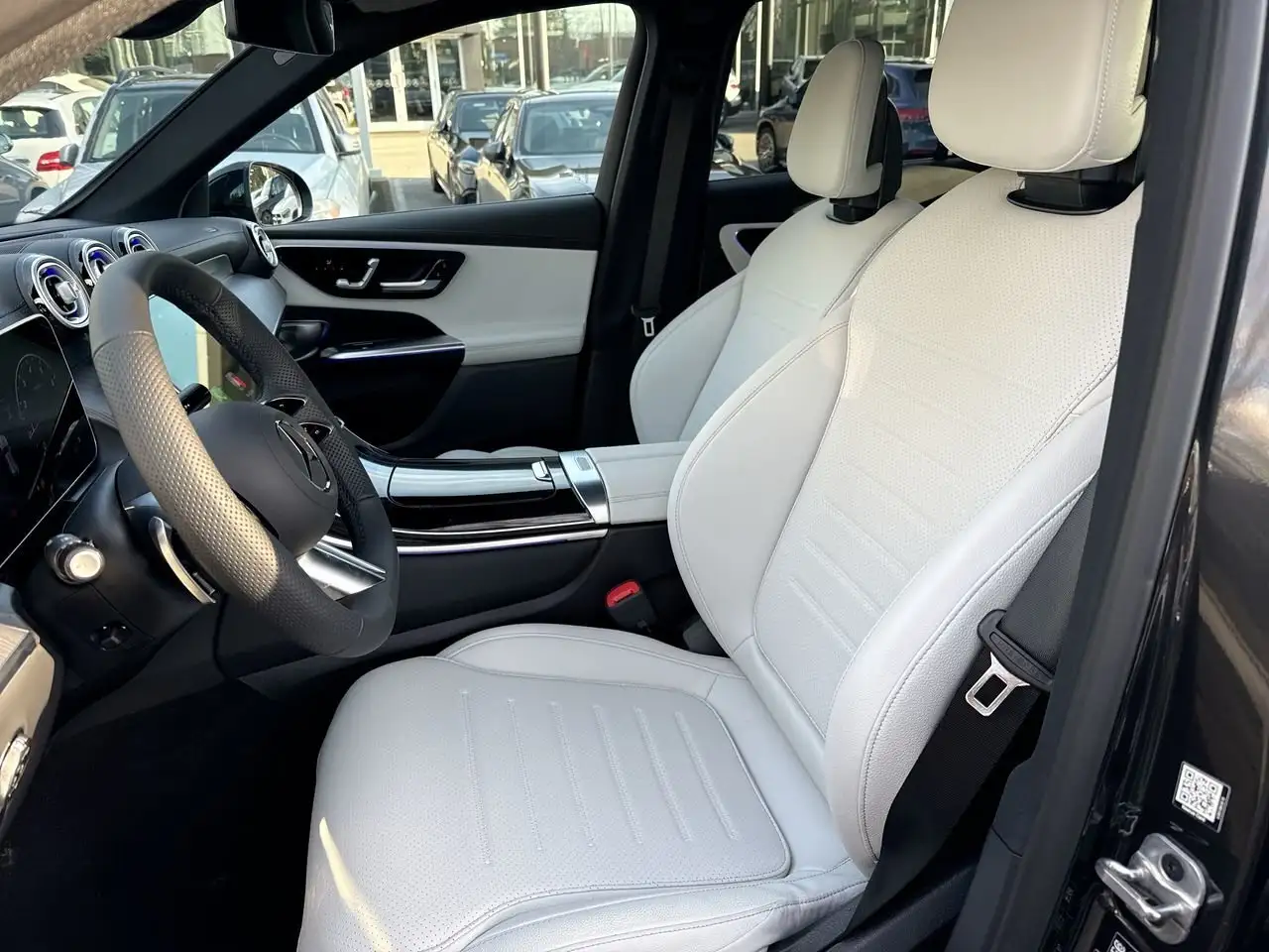 Mercedes-Benz GLC снимка Mercedes-Benz GLC