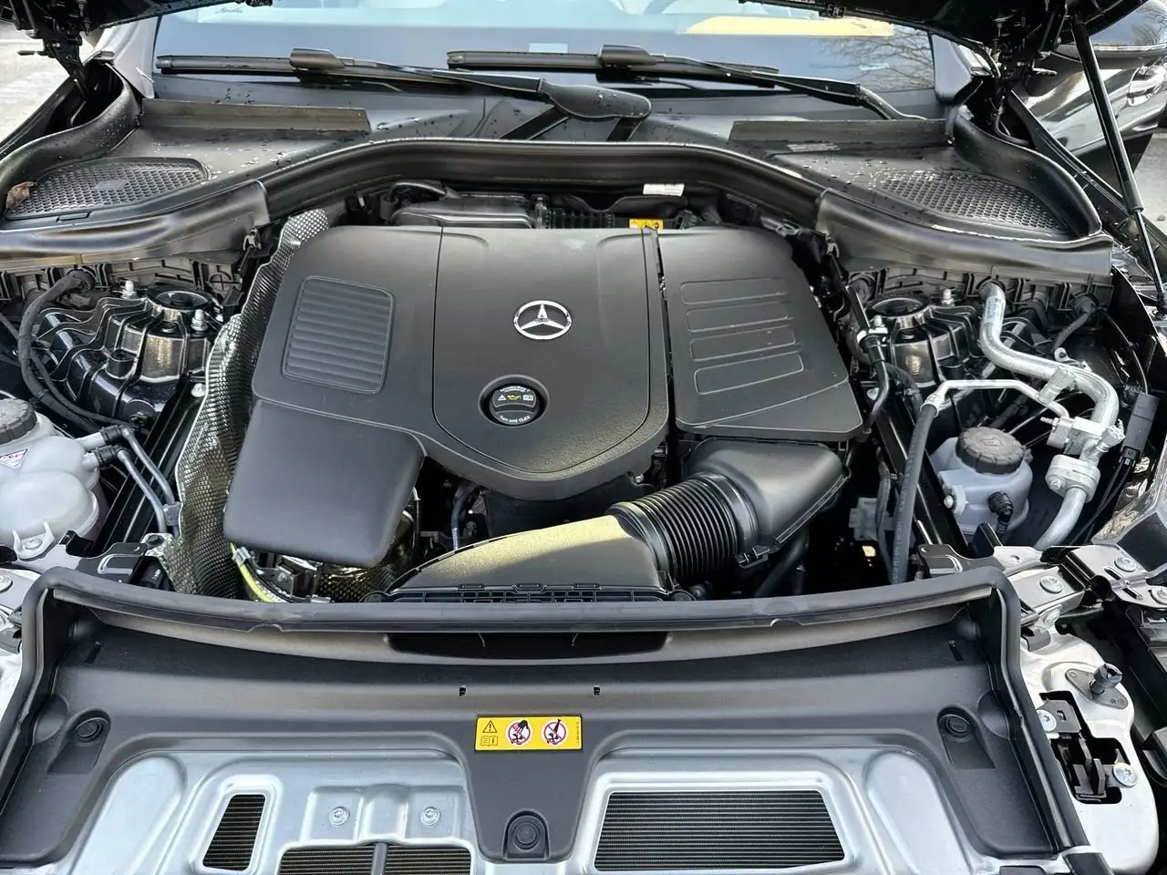 Mercedes-Benz GLC снимка Mercedes-Benz GLC
