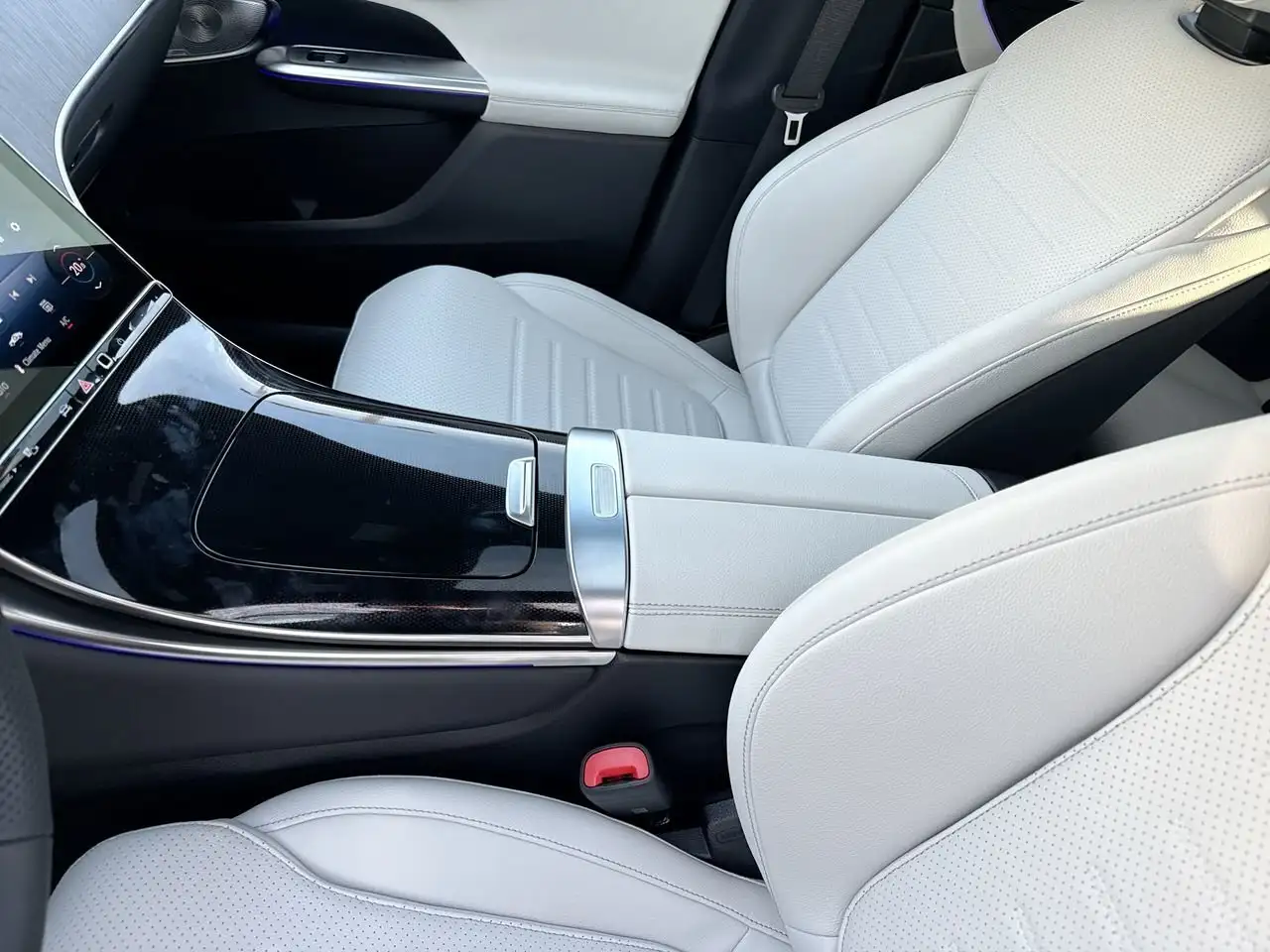 Mercedes-Benz GLC снимка Mercedes-Benz GLC