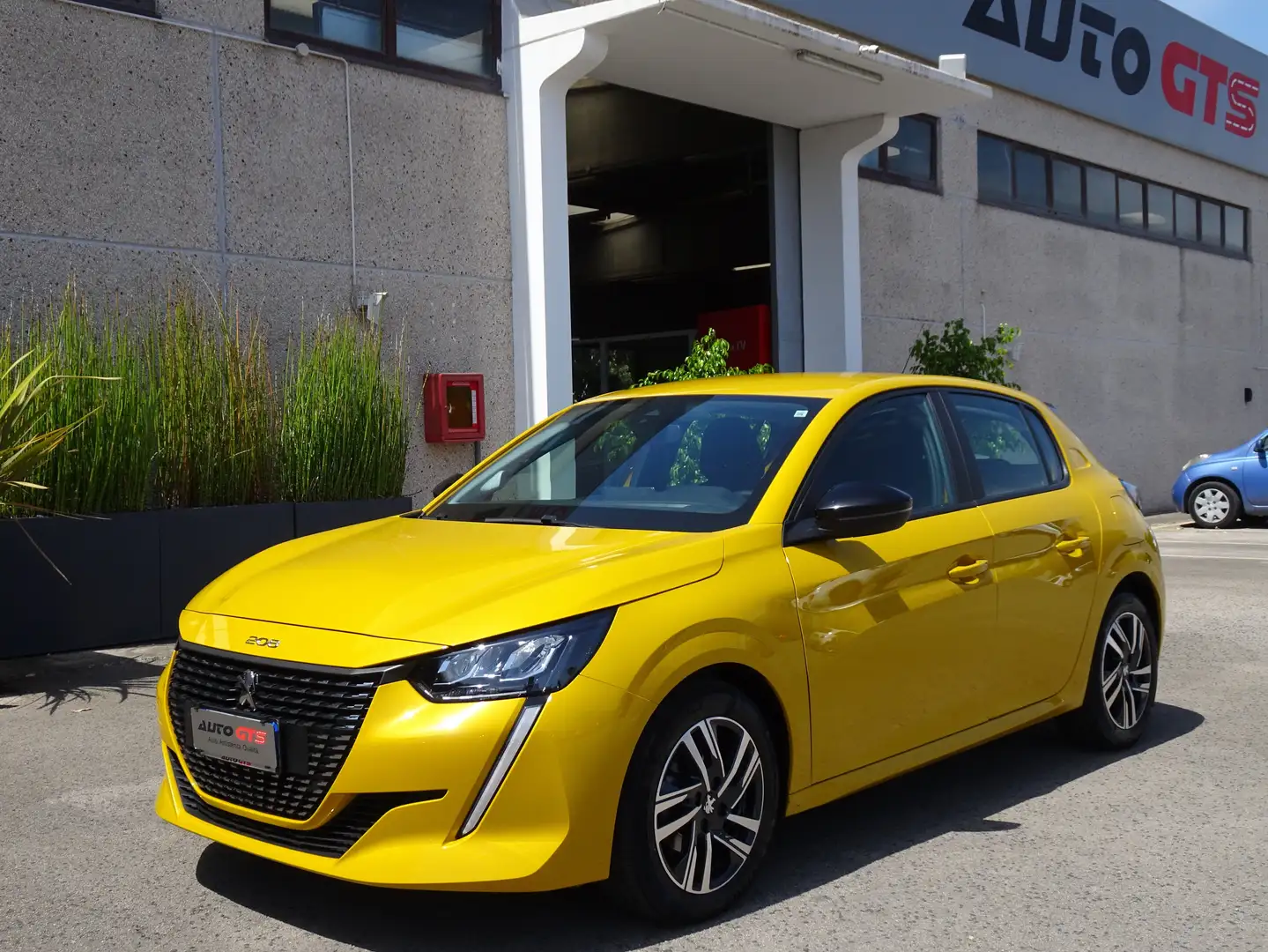 Peugeot 208 208 1.2 puretech Active Pack s&s Giallo - 1