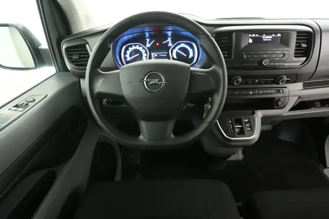 Opel Vivaro view 2