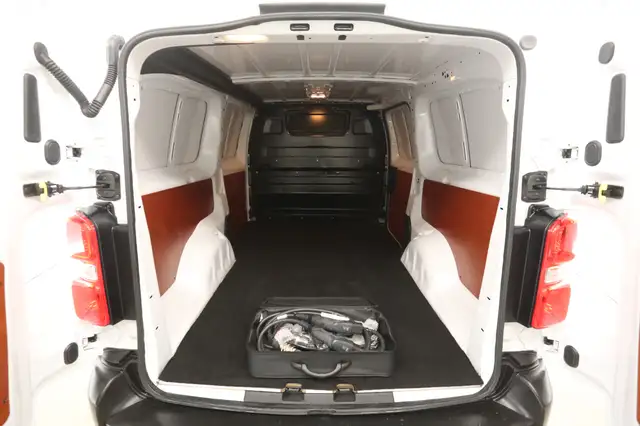 Opel Vivaro view 3