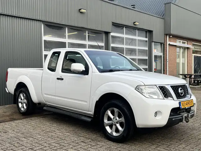 Nissan Navara 2.5 dCi SE King Cab Airco Cruise controle Trekhaak
