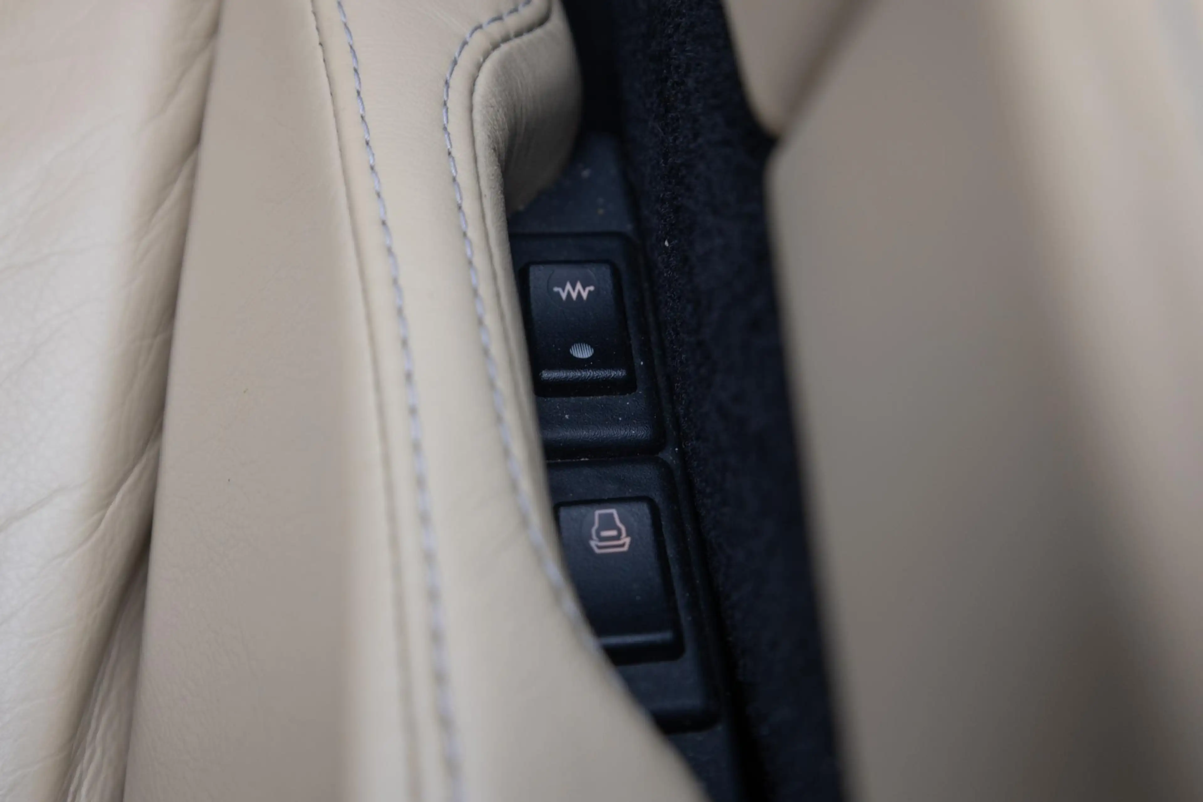 Aston Martin DB9 Volante 5.9 V12 Touchtronic | Automaat | Carplay | — photo 11