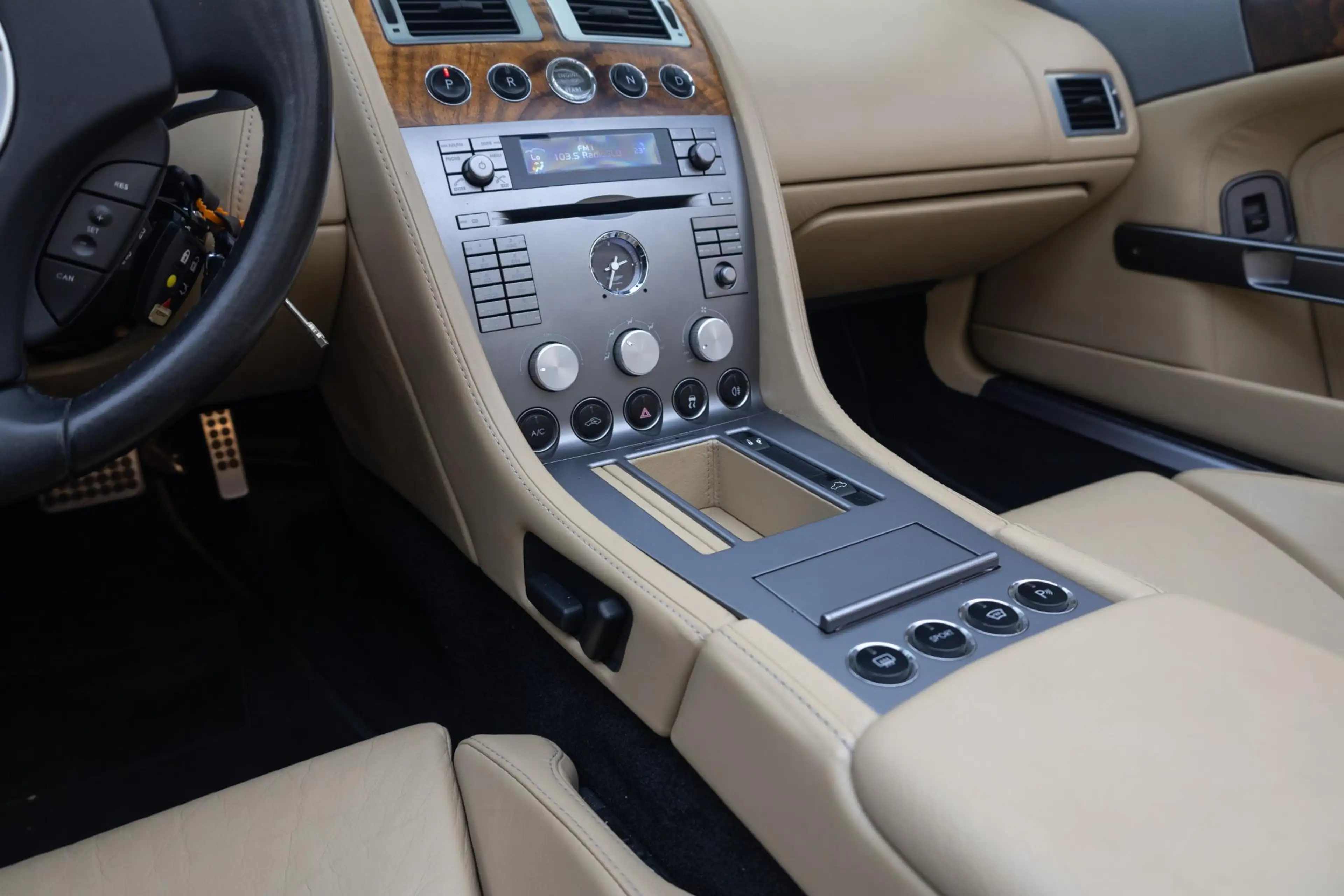 Aston Martin DB9 Volante 5.9 V12 Touchtronic | Automaat | Carplay | — photo 18