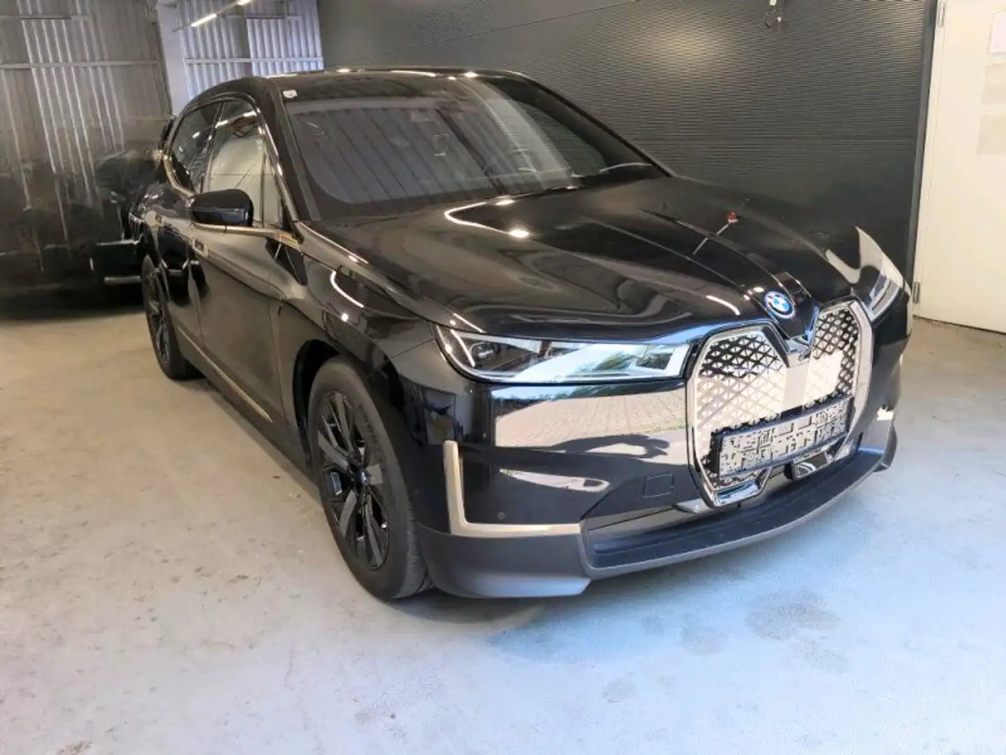 BMW iX xDrive40 71kWh / GARANTIE / AHK / 21" / Sky Schwarz - 1