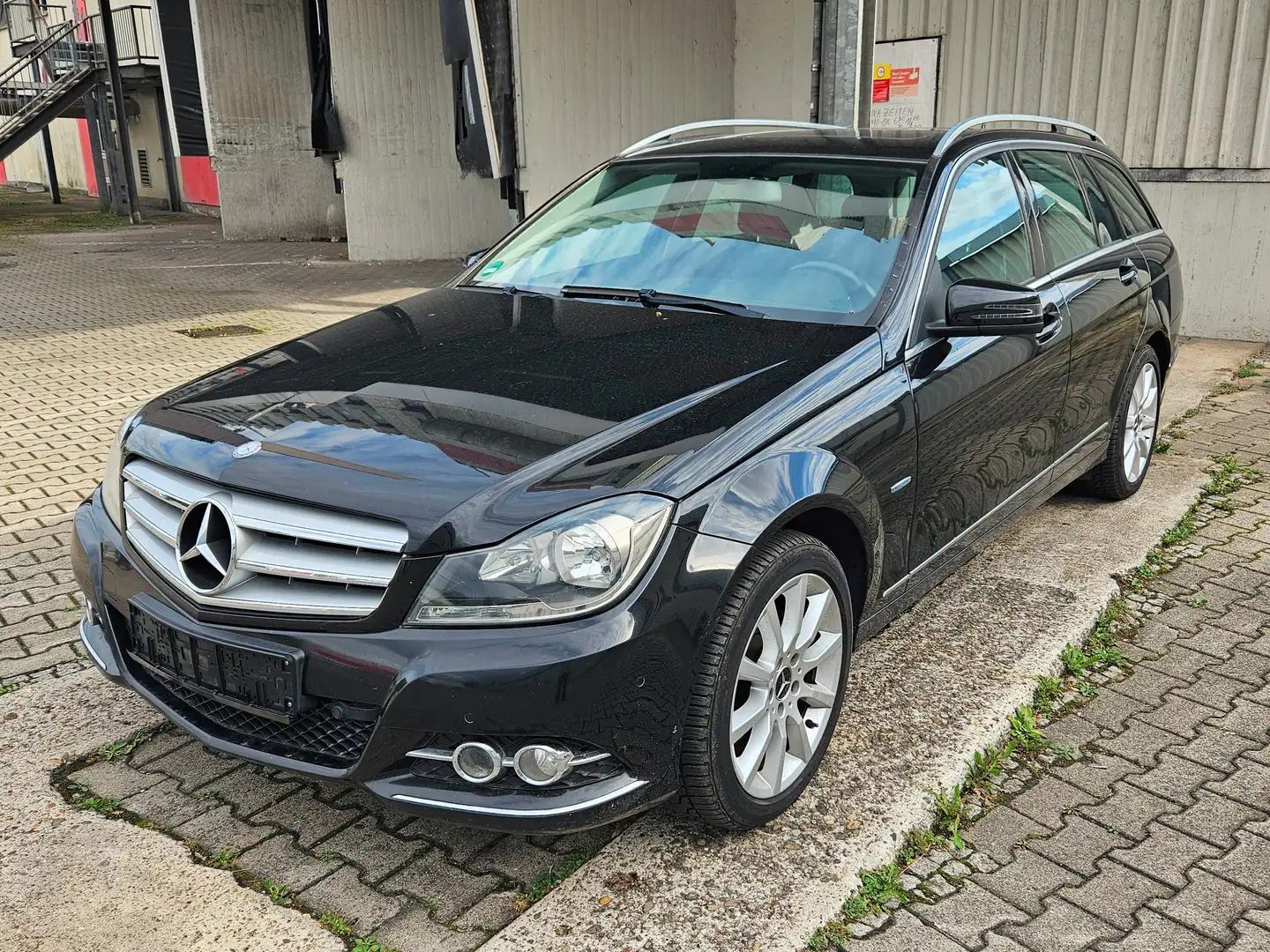 Mercedes-Benz C 180 T-Modell Avantgarde 7G-Tronic Černá - 1