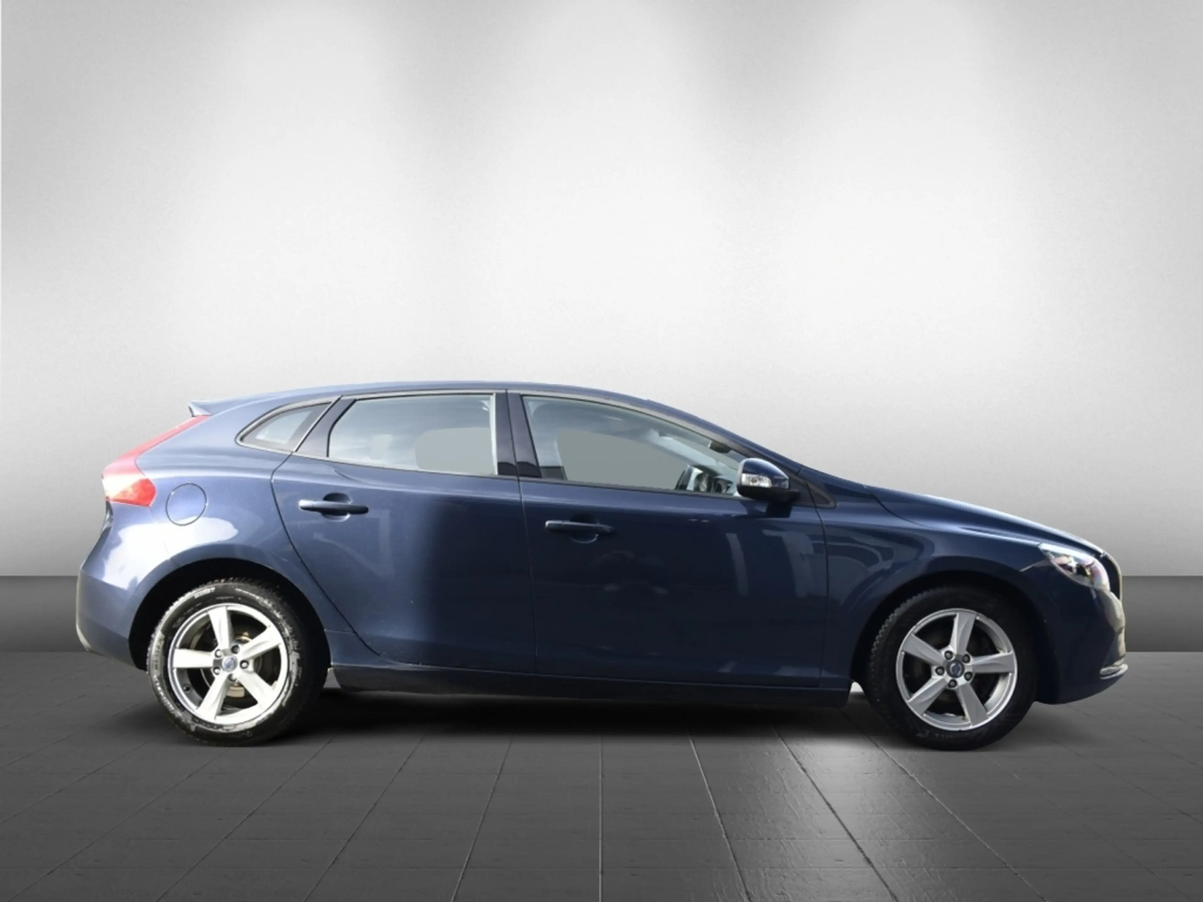 Volvo V40 1.6 T4 Kinetic — photo 4