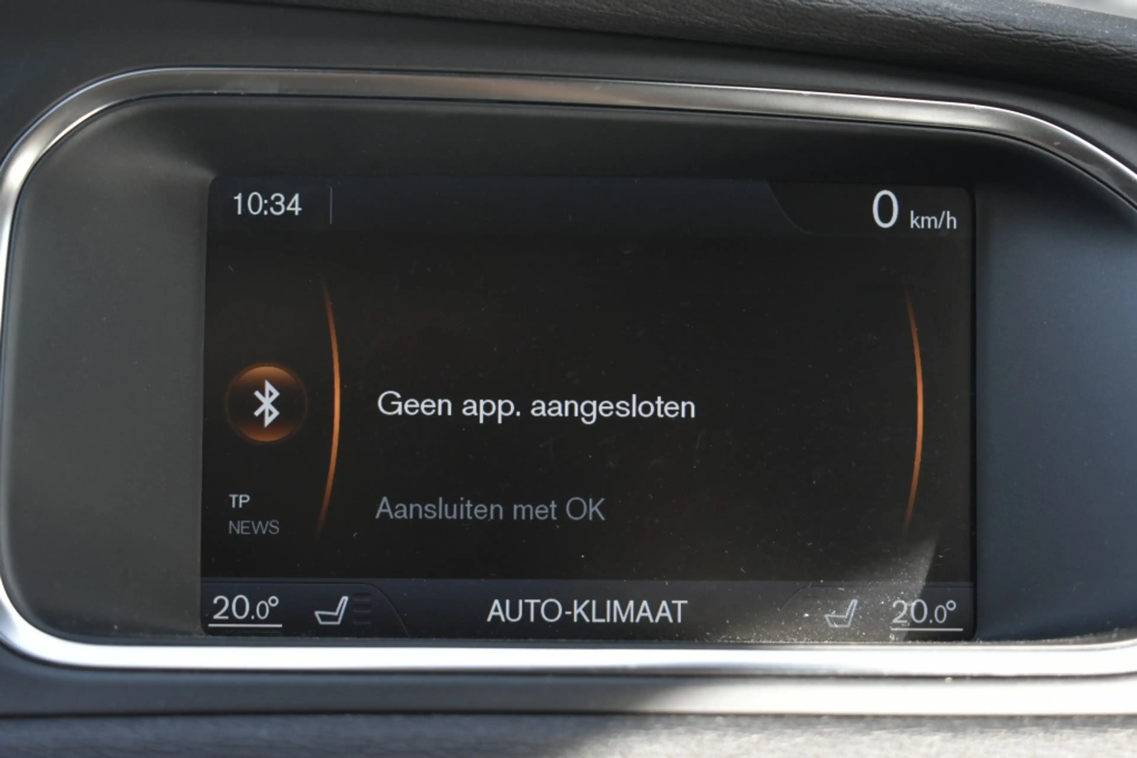 Volvo V40 1.6 T4 Kinetic — photo 22