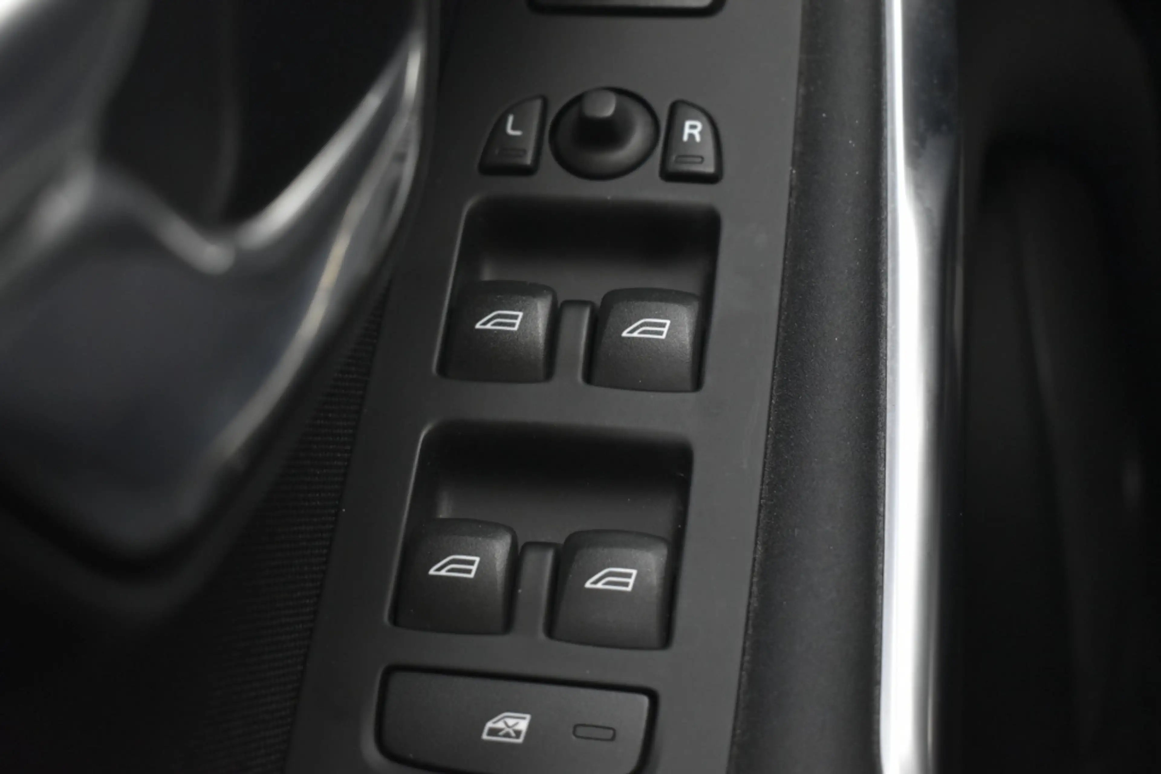 Volvo V40 1.6 T4 Kinetic — photo 15