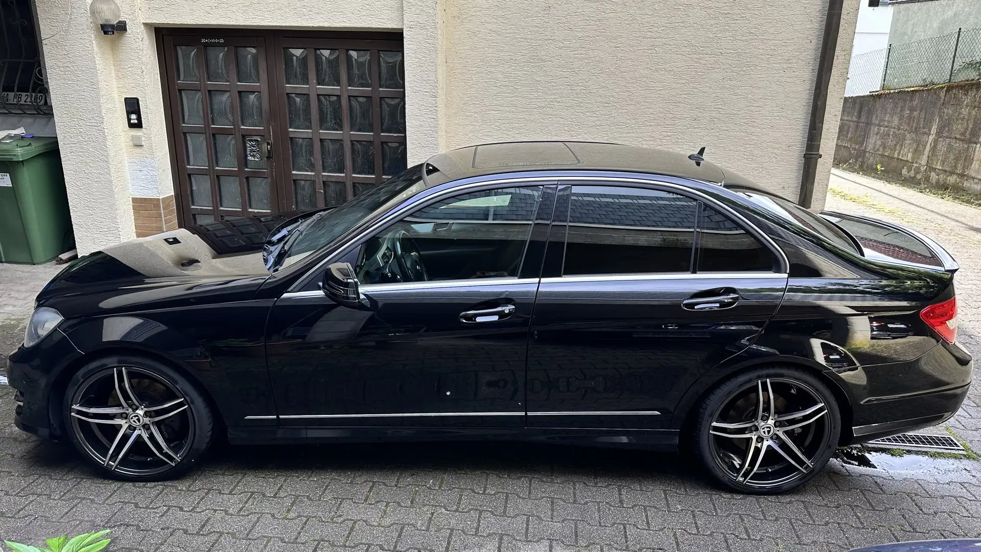 Mercedes-Benz C 350 C350 CDI AMG Sport Plus 19Zoll Чорний - 1