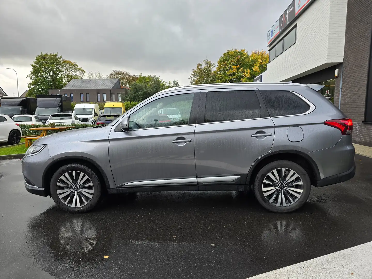 Mitsubishi Outlander Outlander 2.0 2WD CVT DIAMOND EDTION 7 PL Gris - 2