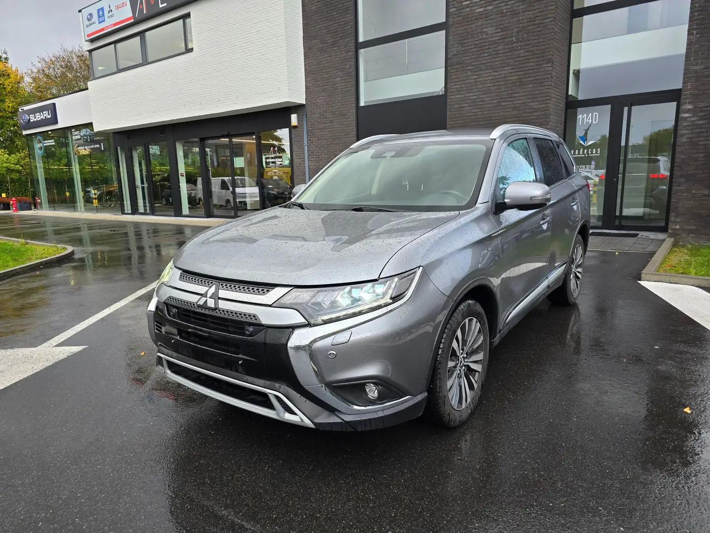 Mitsubishi Outlander Outlander 2.0 2WD CVT DIAMOND EDTION 7 PL Gris - 1