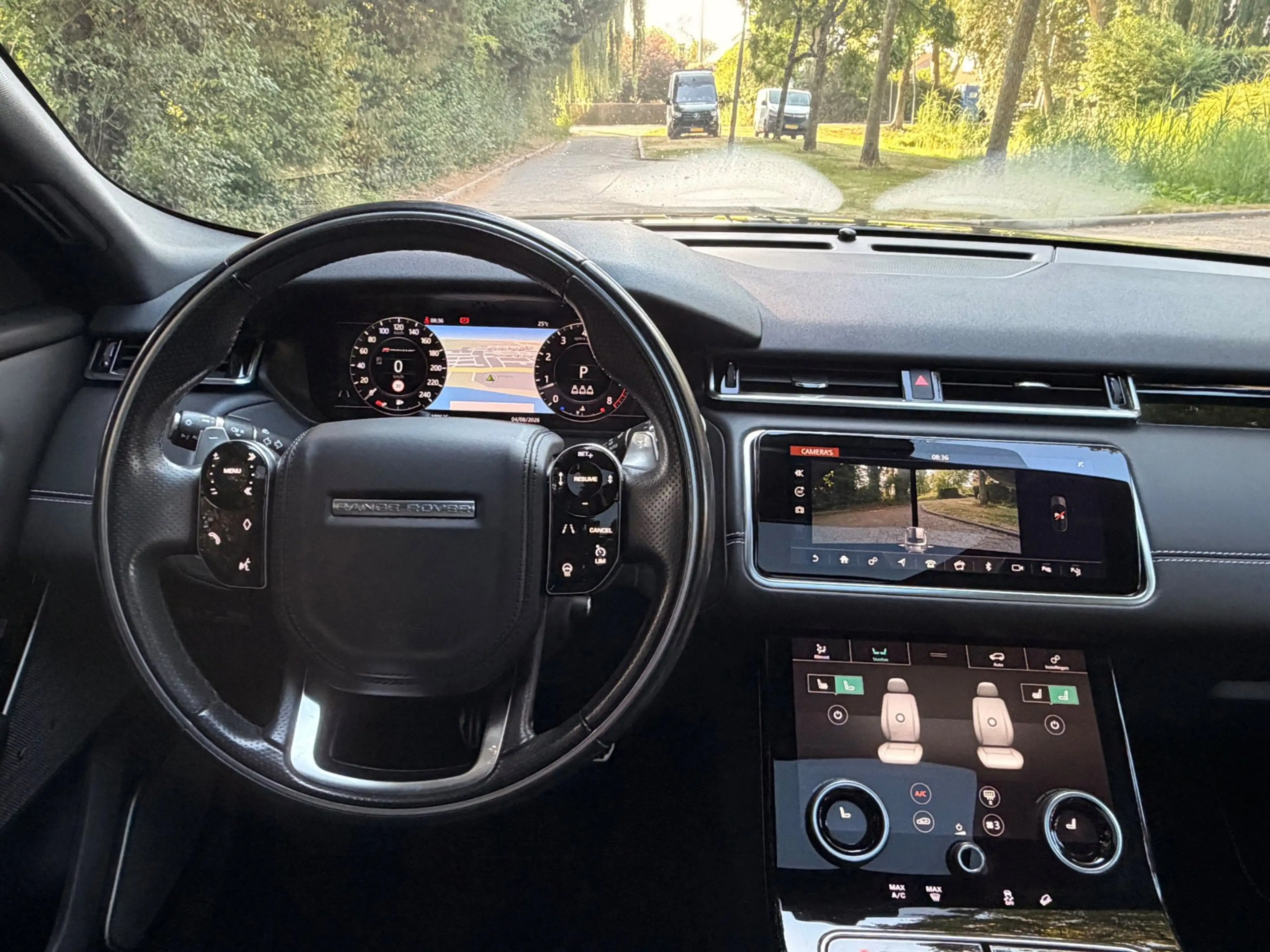 Land Rover Range Rover Velar 2.0 P250 Turbo AWD R-Dynamic SE — photo 12
