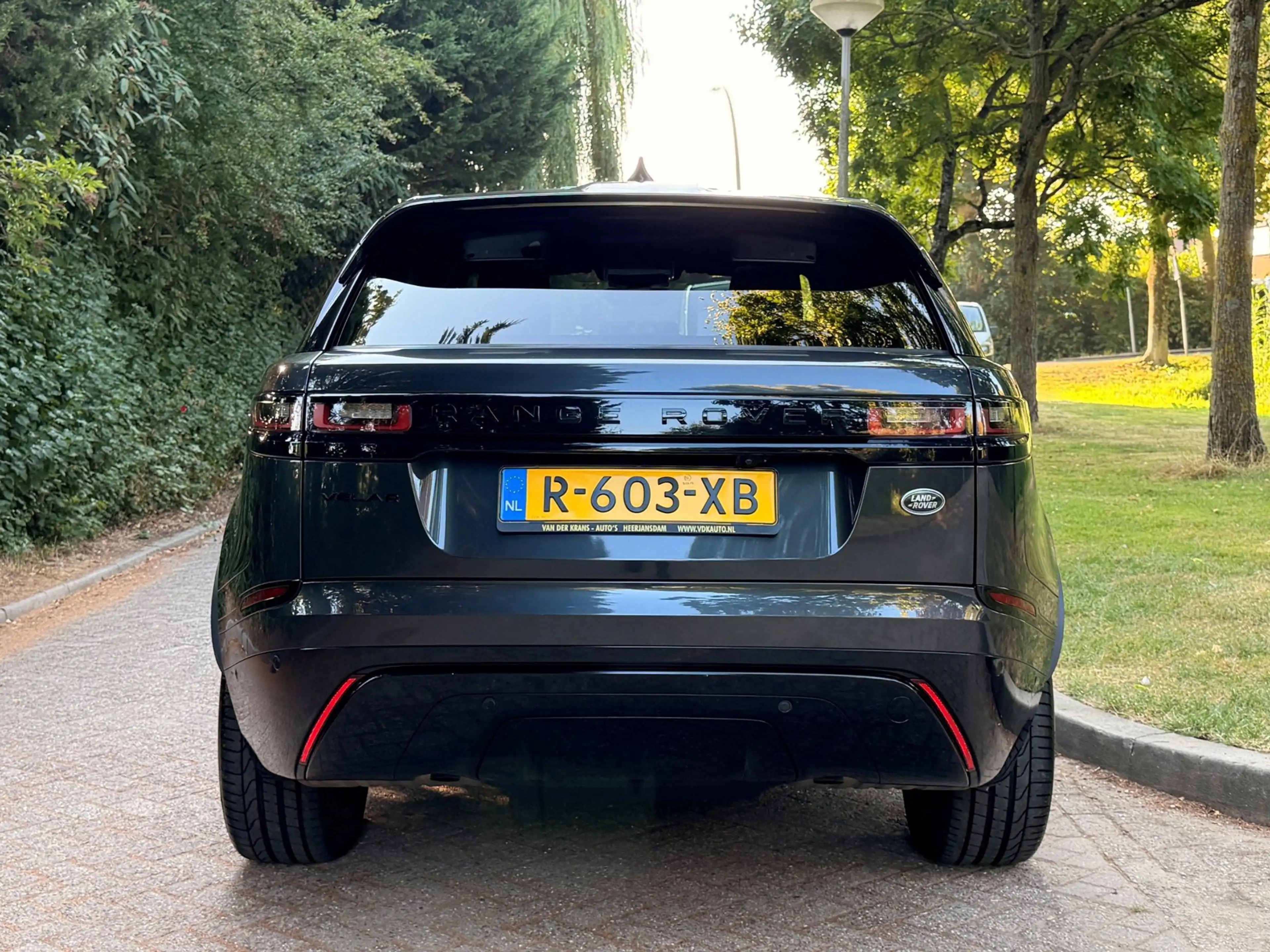 Land Rover Range Rover Velar 2.0 P250 Turbo AWD R-Dynamic SE — photo 6