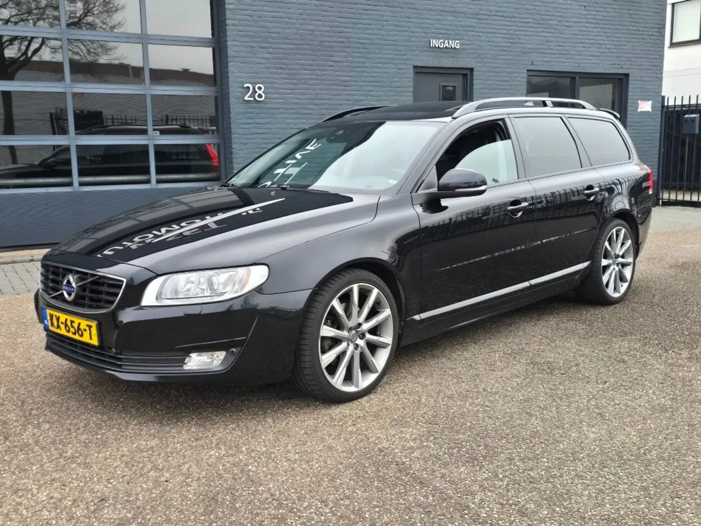 Volvo V70 2.4 D5 AWD Summum 5 CILINDER PERFECT ONDERHOUDEN V Noir - 1