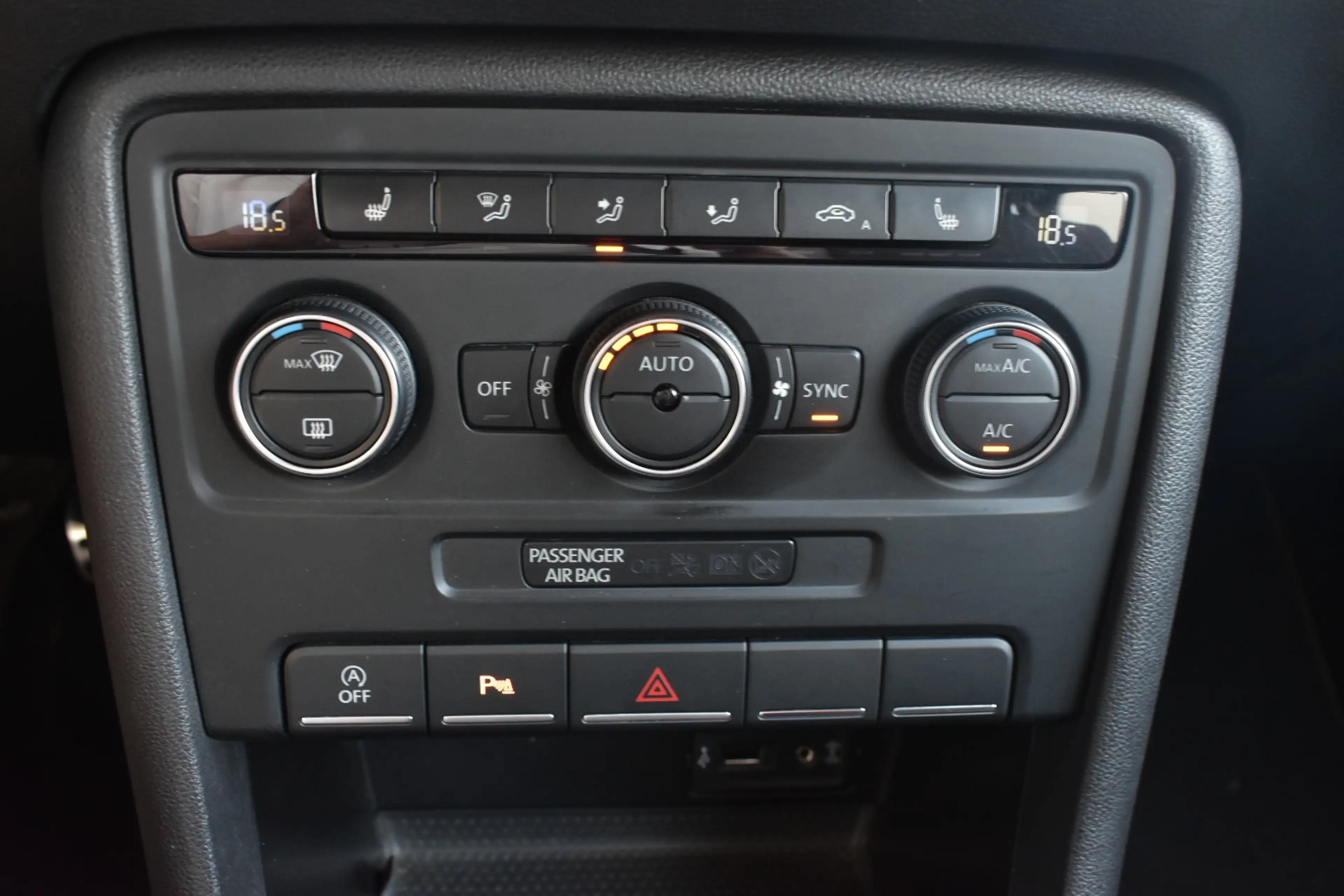 Volkswagen Beetle 1.2 TSI Allstar Navi / Camera / PDC / Cruise / Leder / Garantie — photo 7
