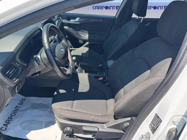 Ford Focus view 9