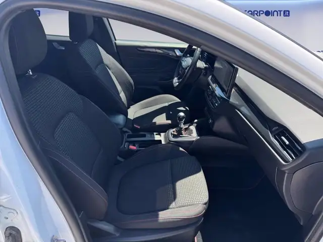 Ford Focus view 15