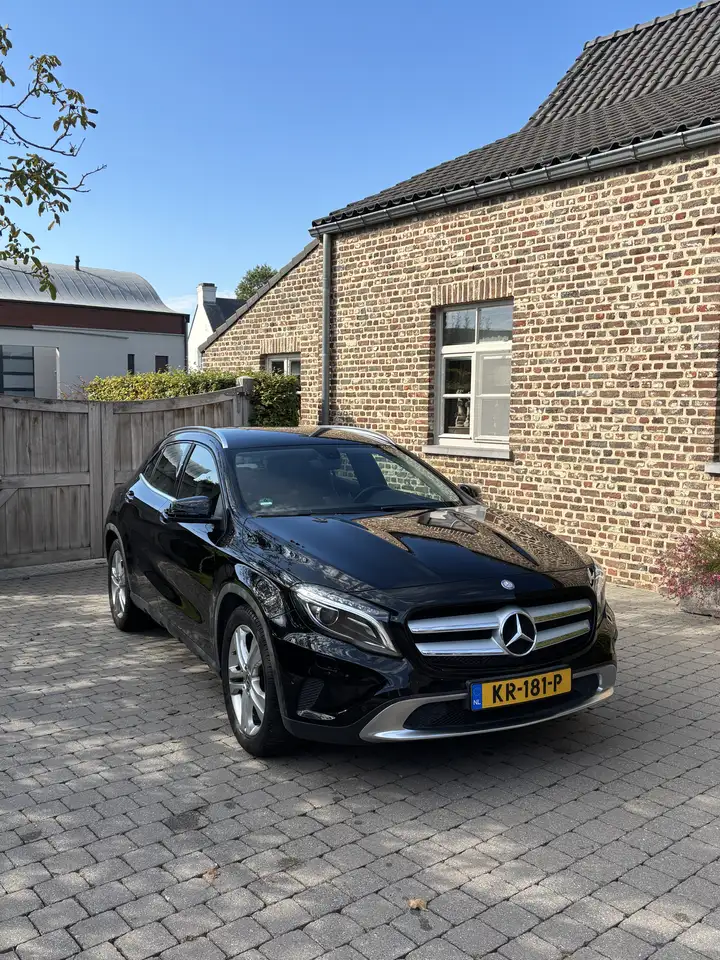 Mercedes-Benz GLA 200