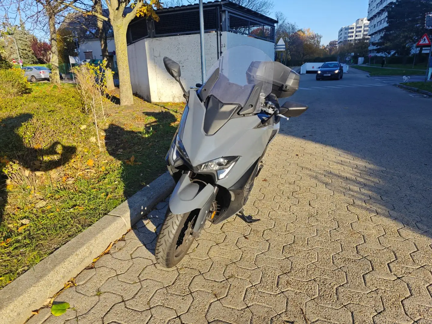 Yamaha TMAX 560 XP560D Grau - 2