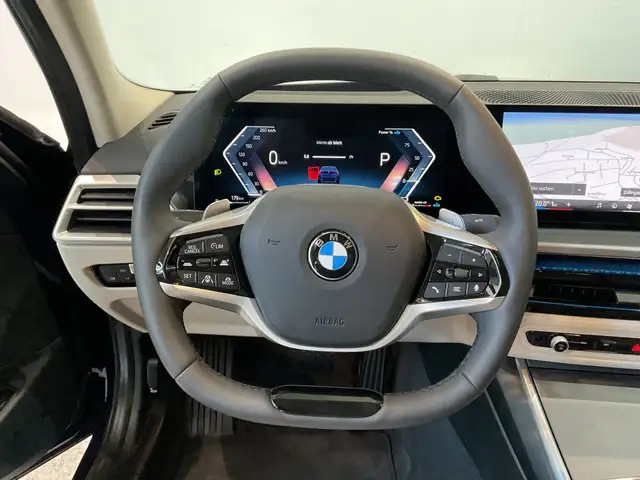 BMW 3 Series view 4