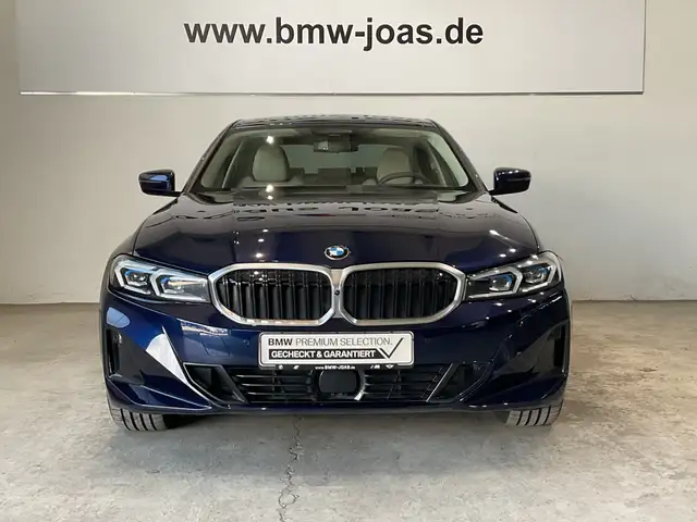BMW 3 Series view 2