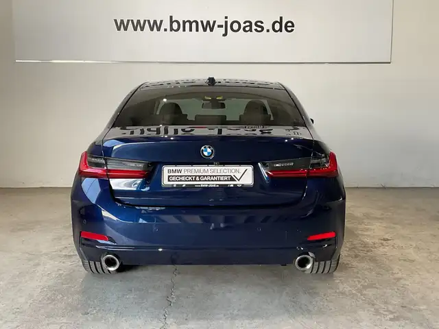 BMW 3 Series view 12