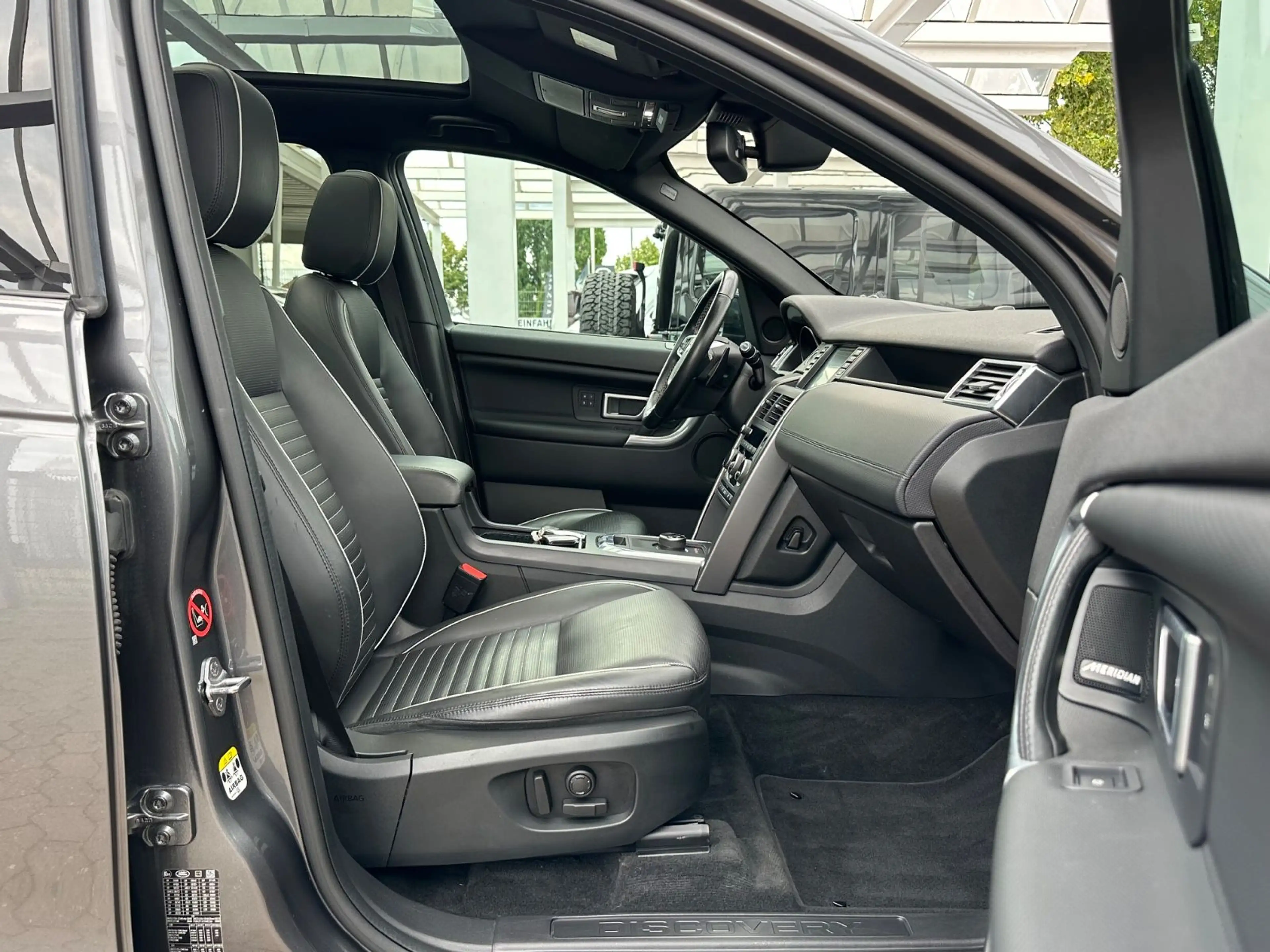 Land Rover Discovery Sport HSE*Hd-up*AHK*Leder*Pano*LED*80T — photo 4