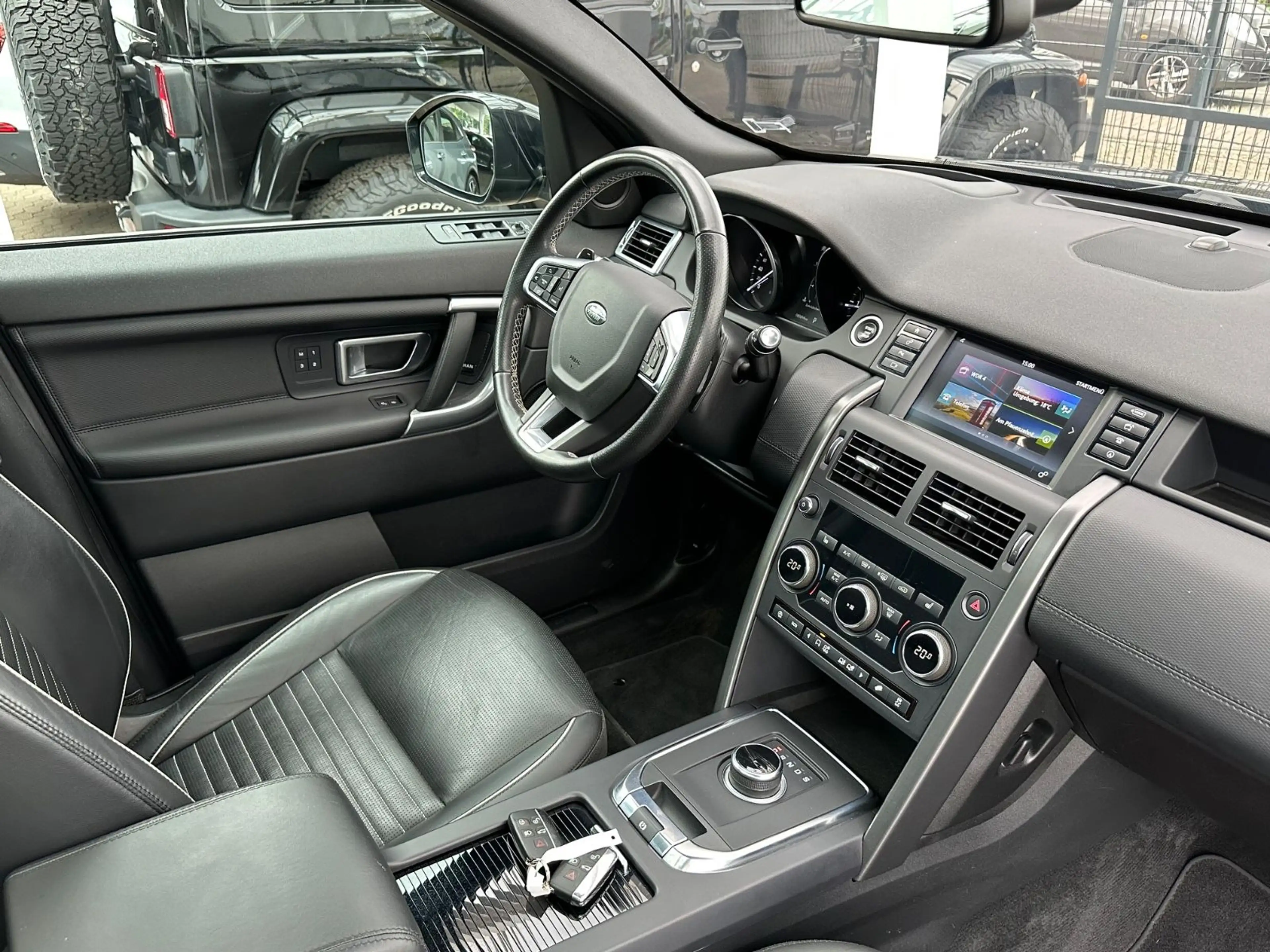 Land Rover Discovery Sport HSE*Hd-up*AHK*Leder*Pano*LED*80T — photo 5