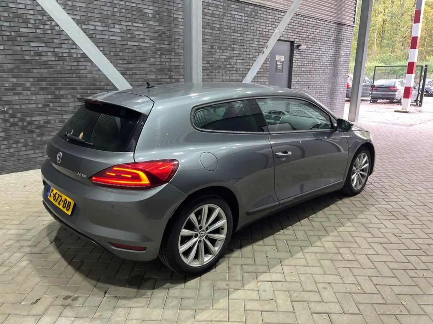 Volkswagen Scirocco 2.0 TSI Sport | Stoelverwarming | Getint Glas | 17 Gris - 2