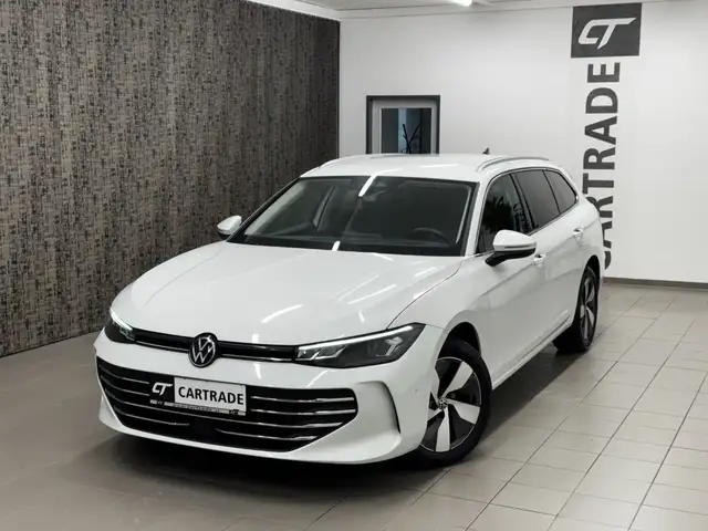Volkswagen Passat view 2