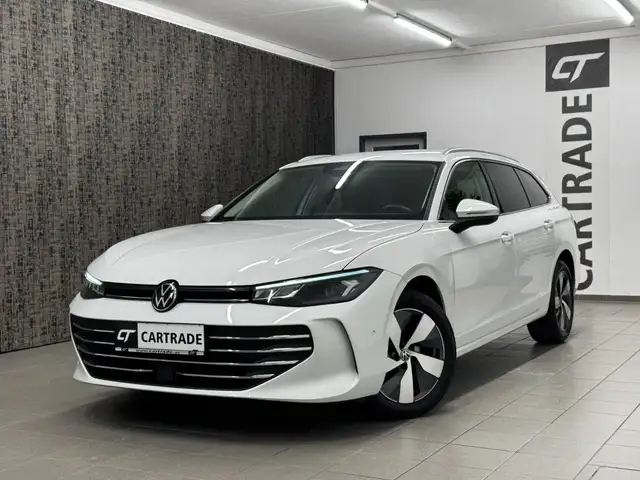 Volkswagen Passat view 4