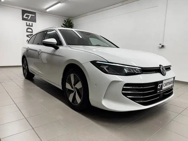 Volkswagen Passat view 5