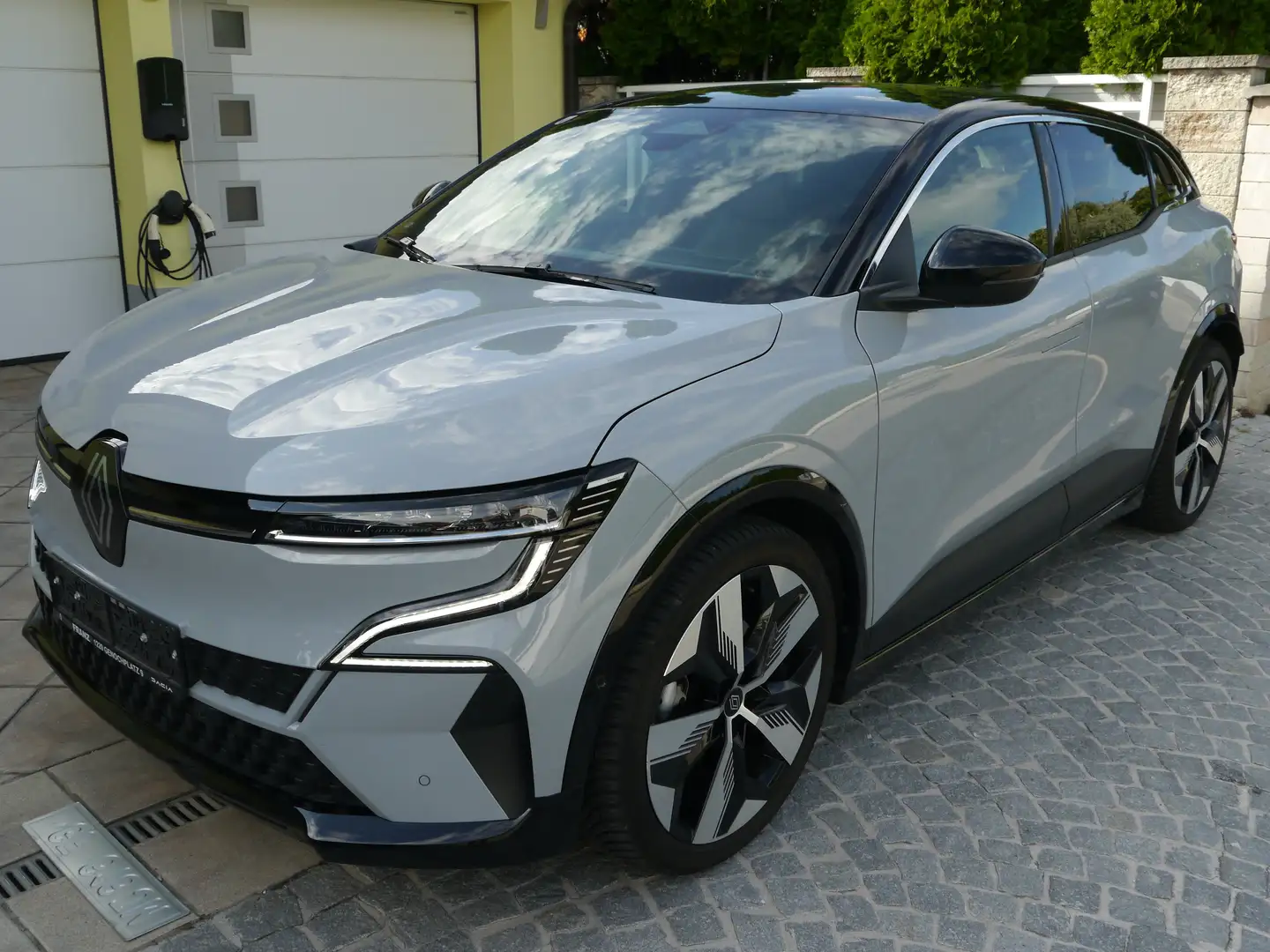 Renault Megane E-Tech Mégane E-tech Techno EV60 220hp 60kWh opt. char Grau - 2