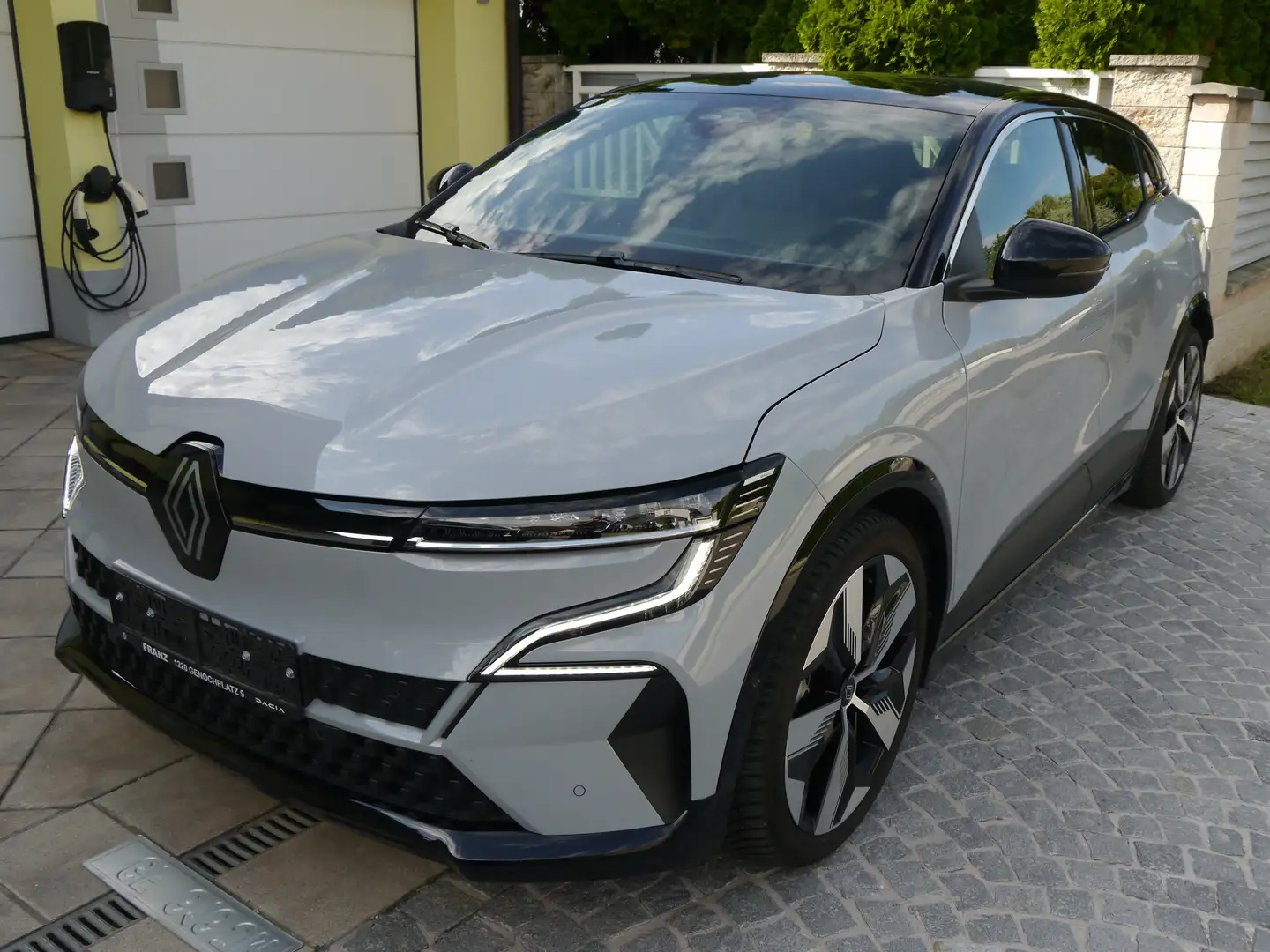 Renault Megane E-Tech Mégane E-tech Techno EV60 220hp 60kWh opt. char Grau - 1