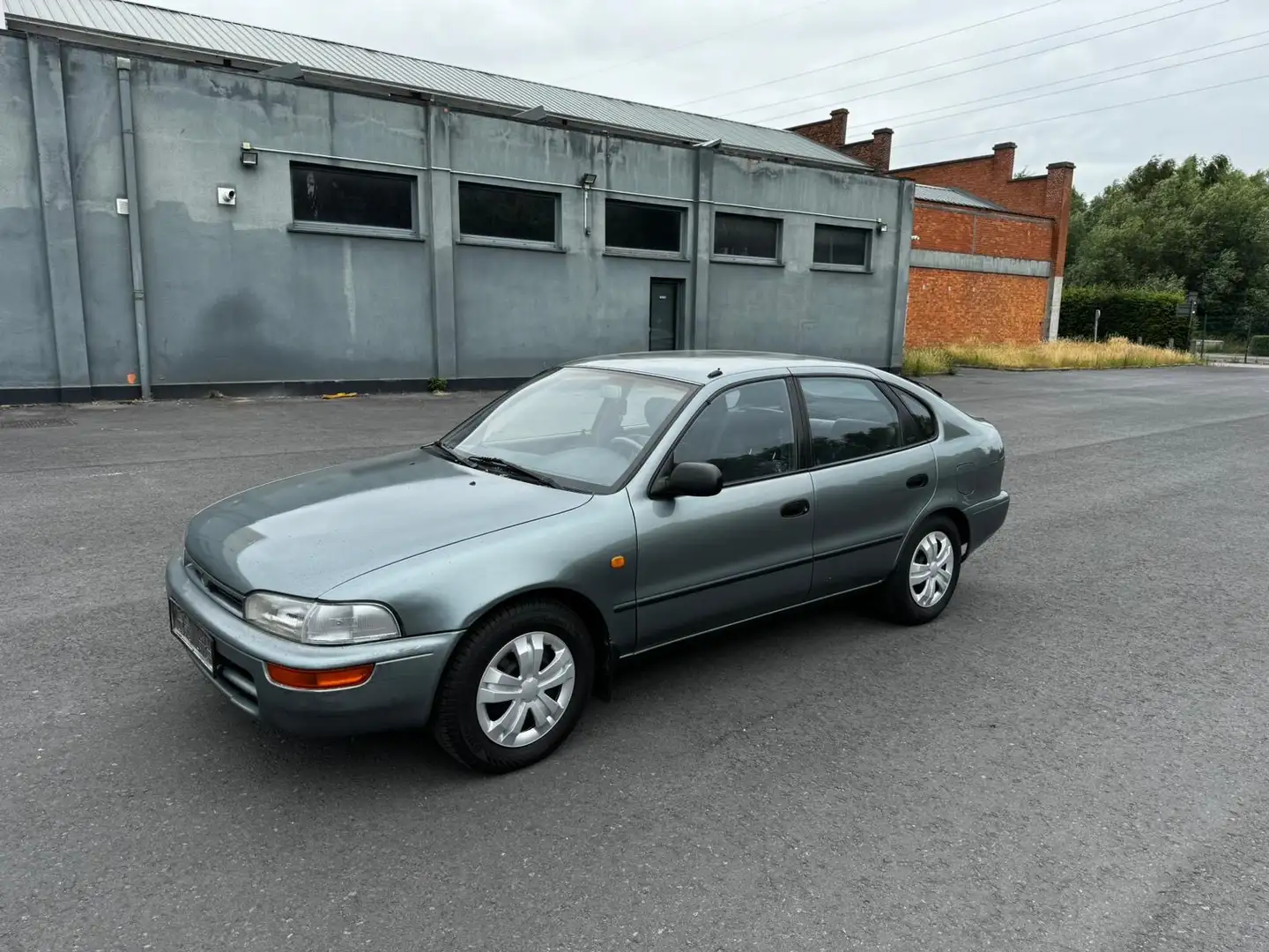 Toyota Corolla 1.6i essence très propre liftback 107 Zilver - 1