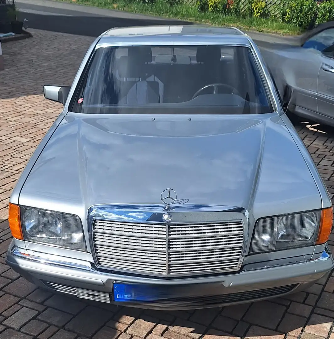 Mercedes-Benz 280 SE Серебристый - 2