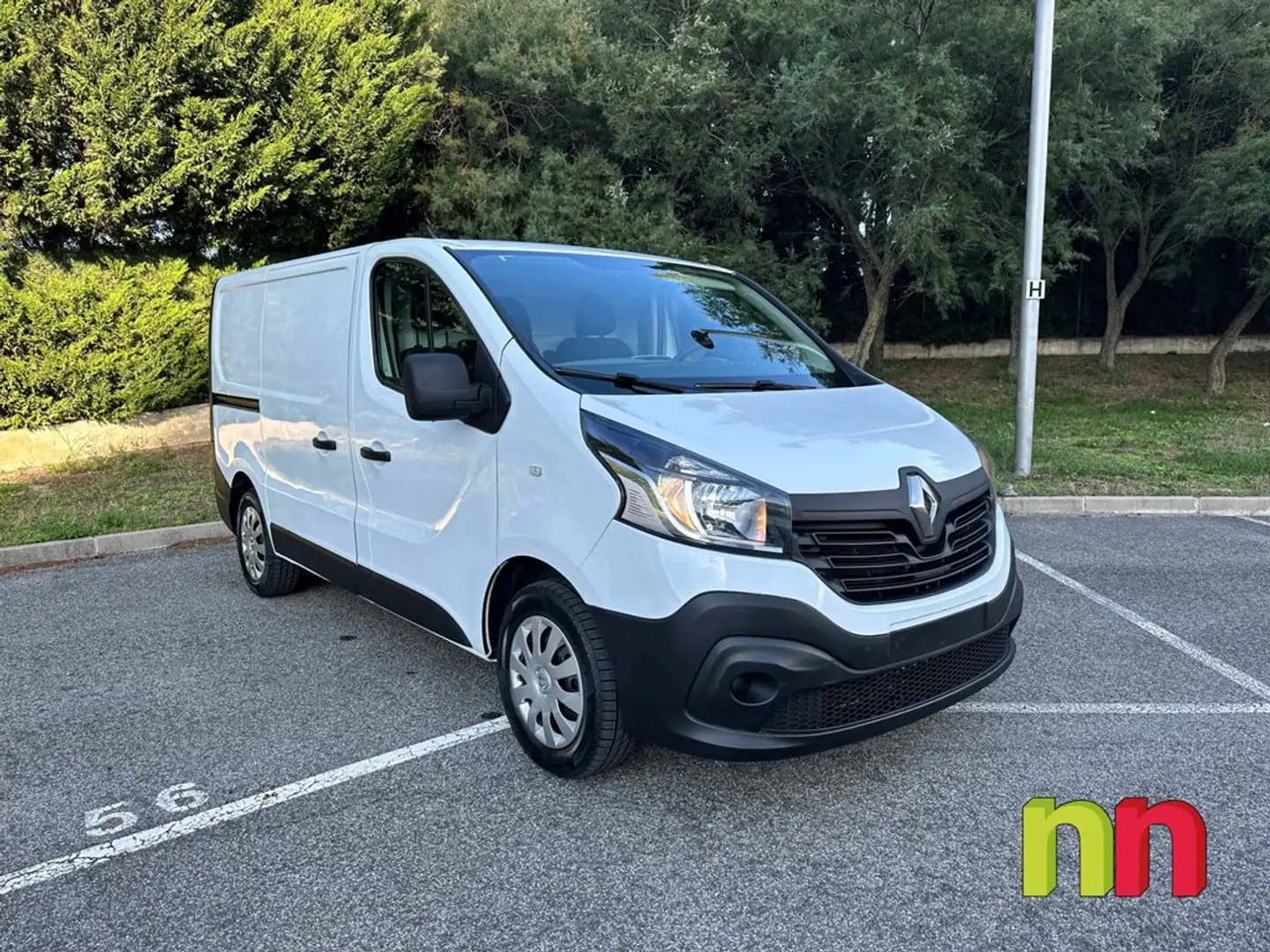 Renault Trafic 2.0dCI 120cv Blanco - 2