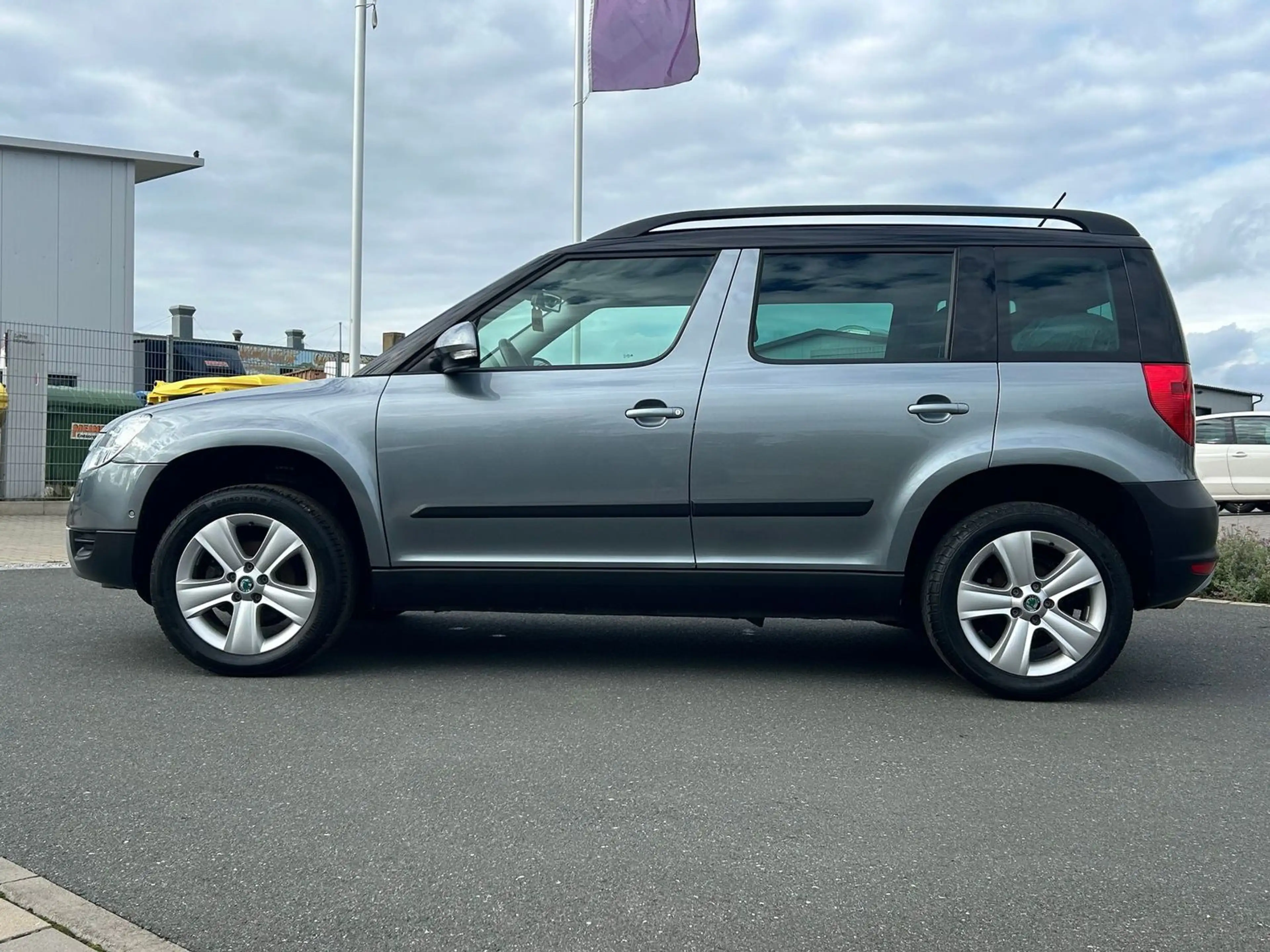 Skoda Yeti Elegance Plus Edition *DSG*Xenon*SHZ*PDC* — photo 9