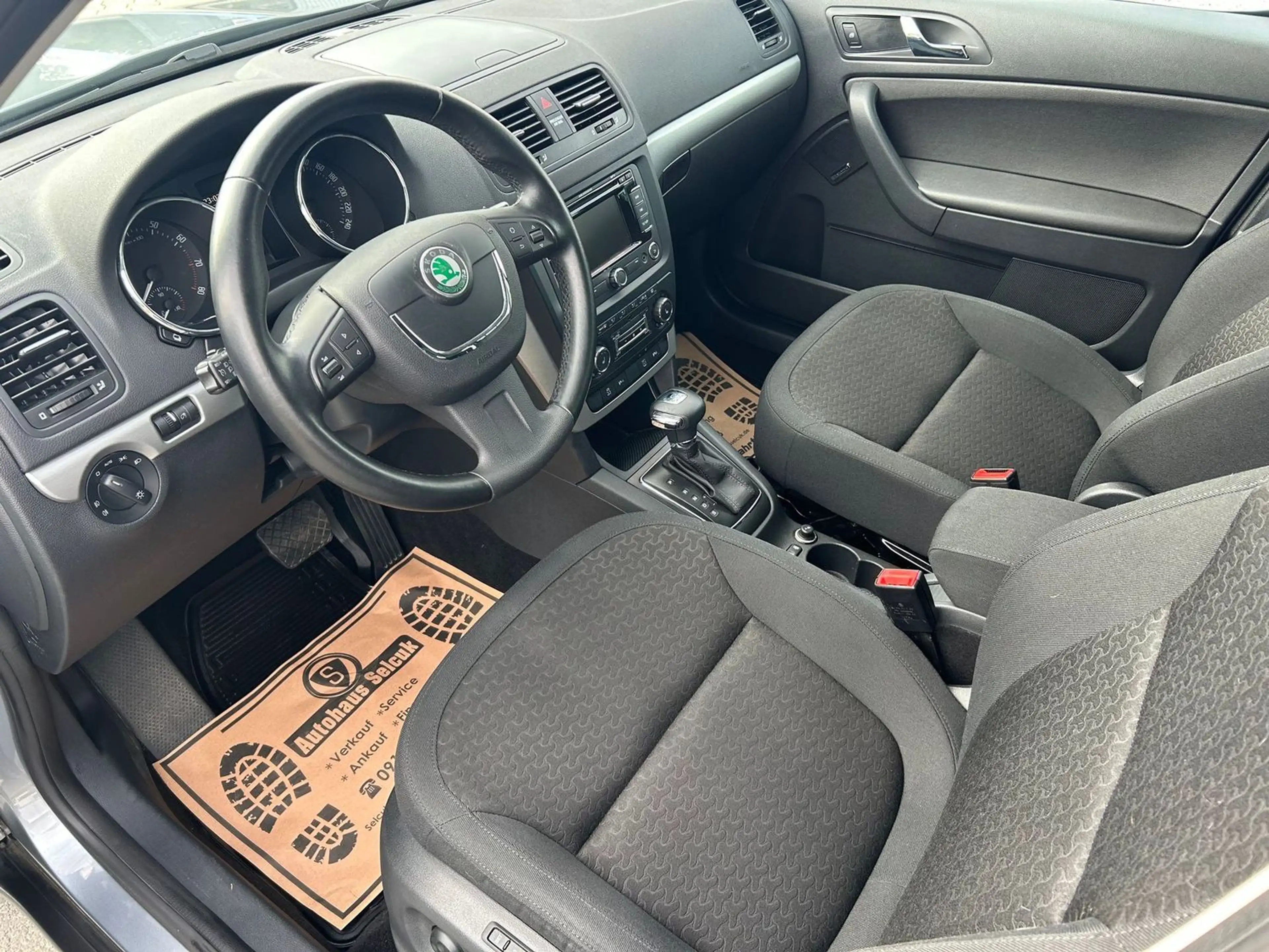 Skoda Yeti Elegance Plus Edition *DSG*Xenon*SHZ*PDC* — photo 10