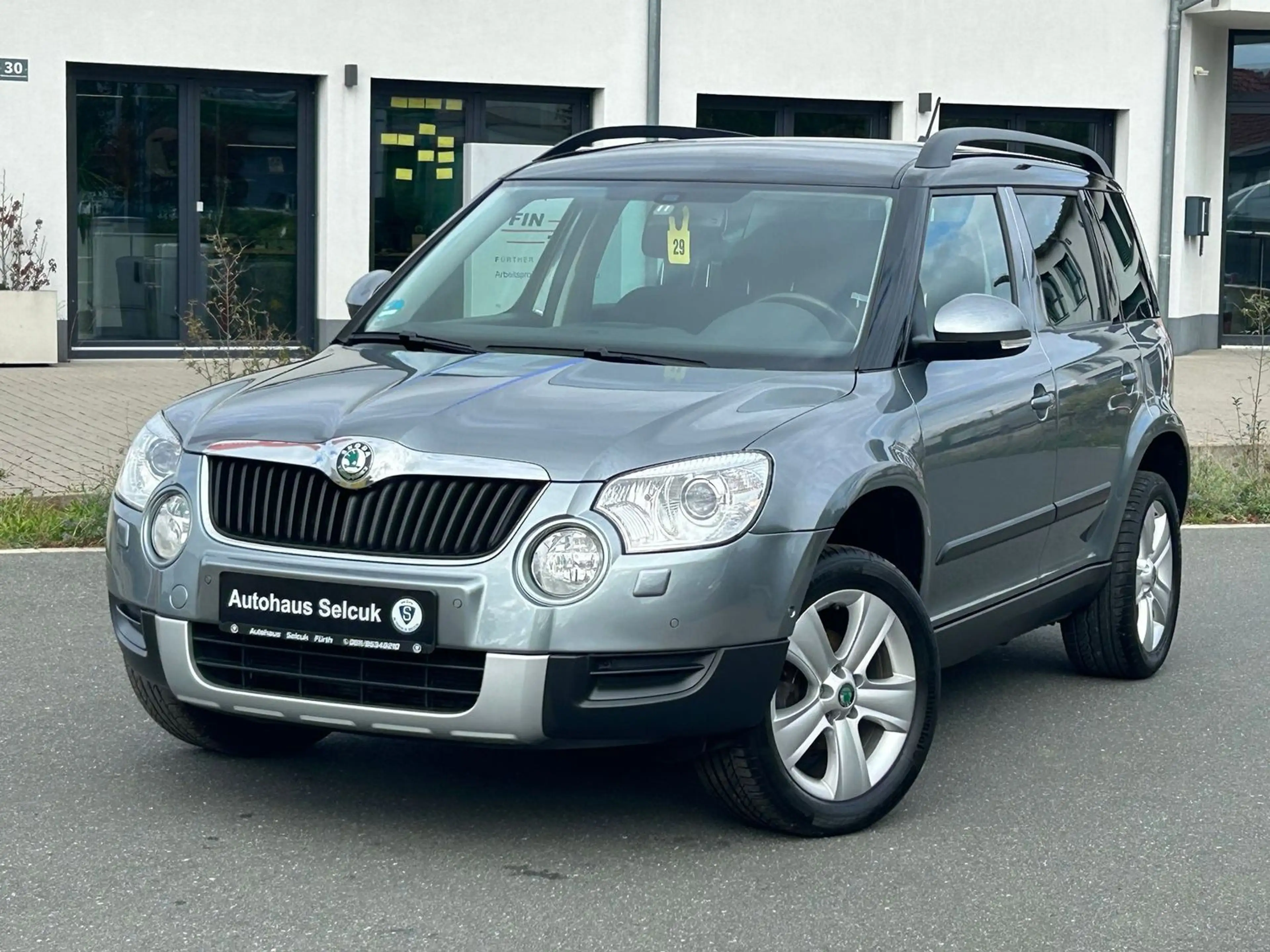 Skoda Yeti Elegance Plus Edition *DSG*Xenon*SHZ*PDC*